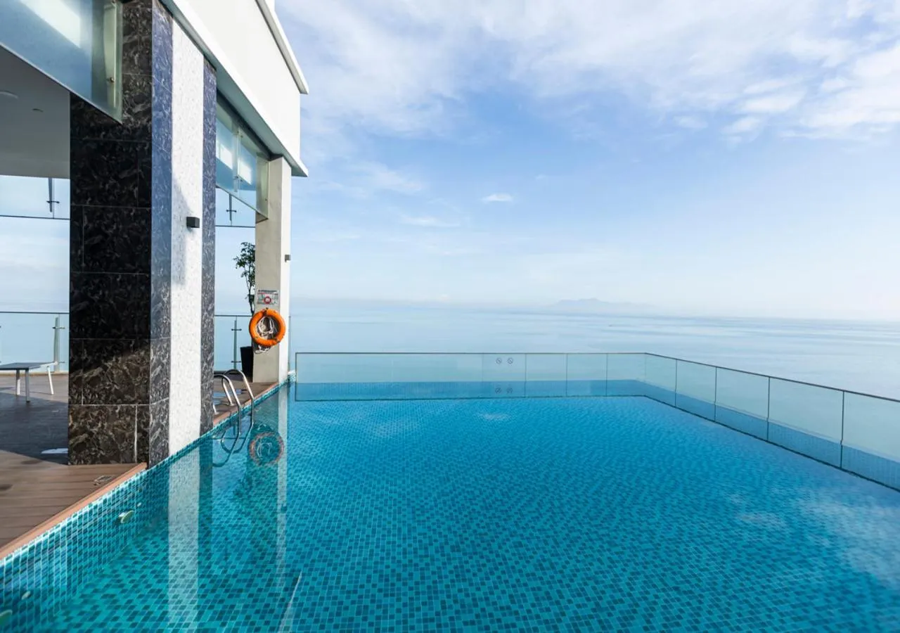 Swimming pool in Hompton Hotel by the Beach