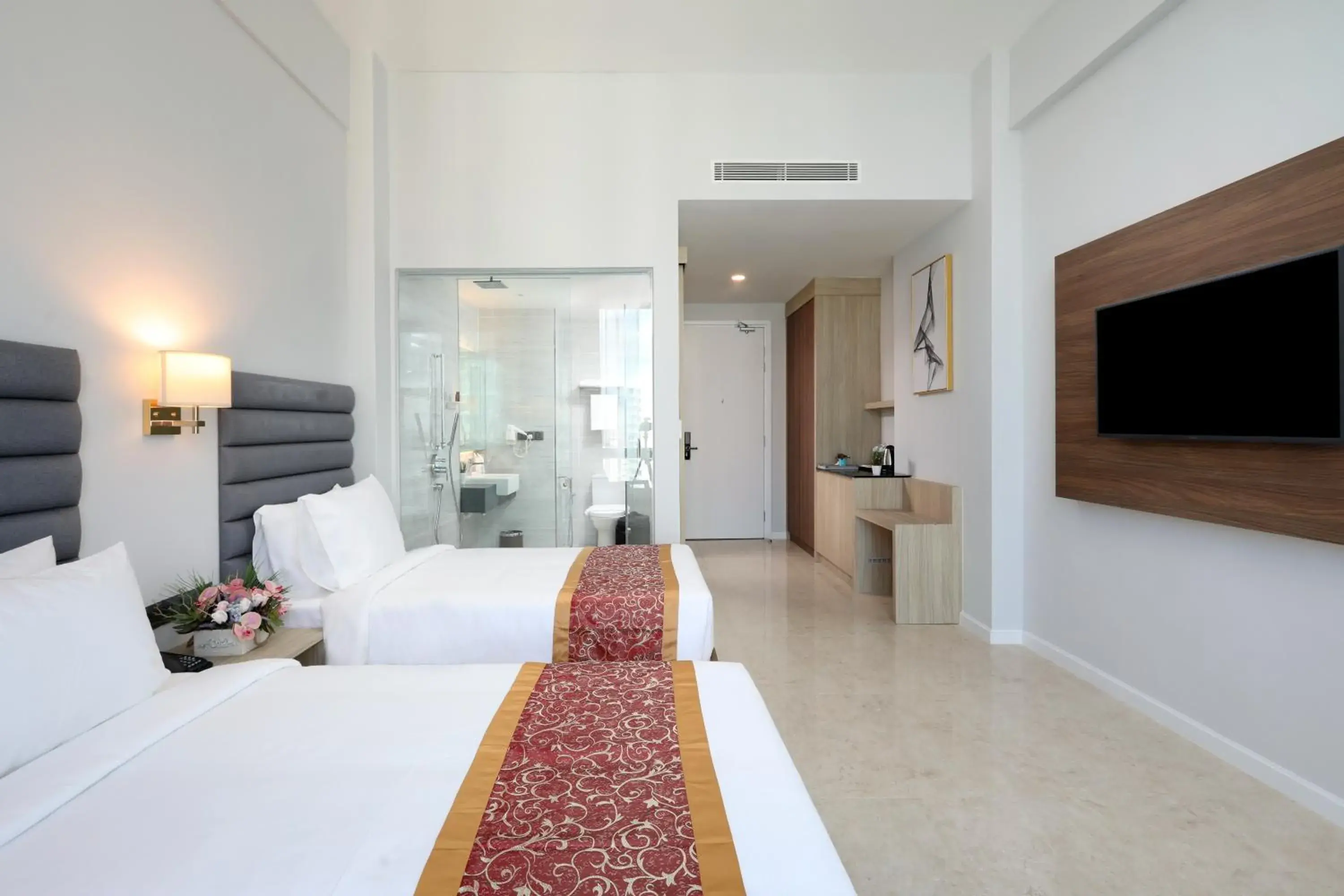 Photo of the whole room, Bed in Hompton Hotel by the Beach Photo of the whole room, Bed in Hompton Hotel by the Beach