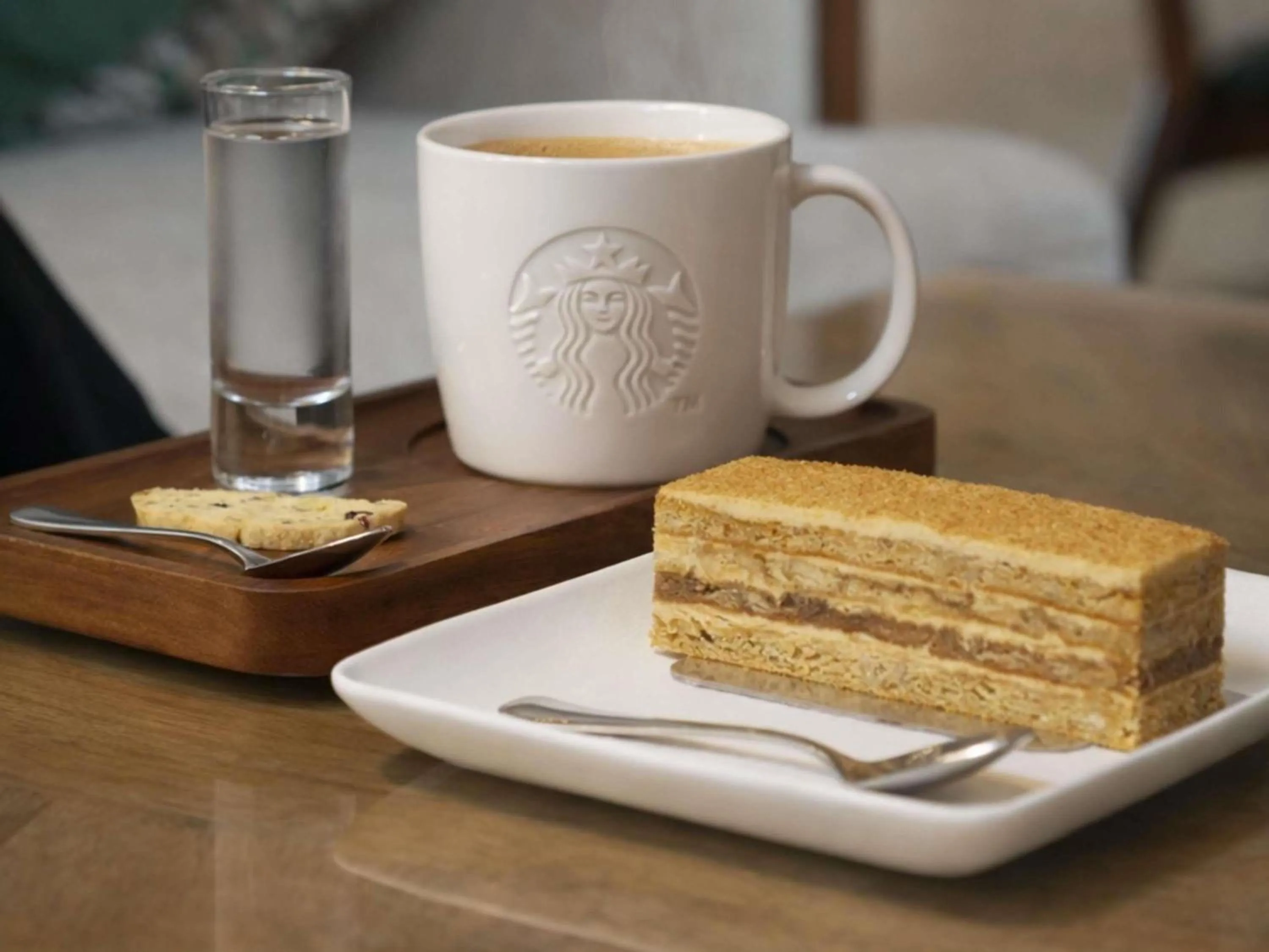 Restaurant/places to eat in Novotel Abu Dhabi Gate