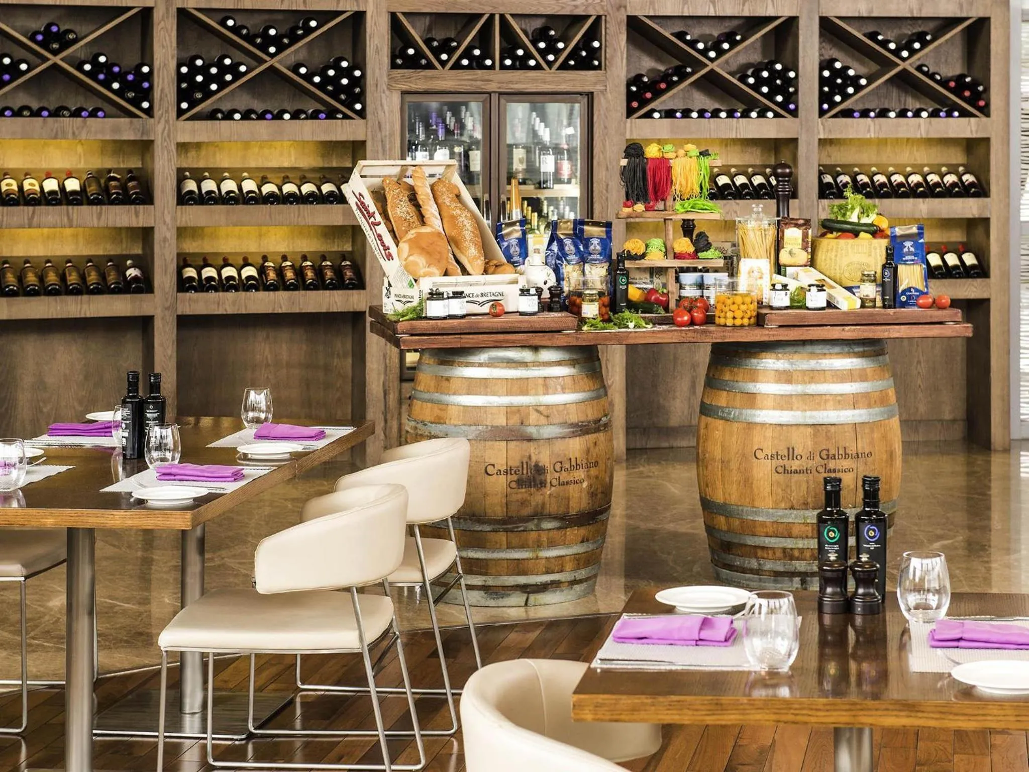 Restaurant/places to eat in Novotel Abu Dhabi Gate