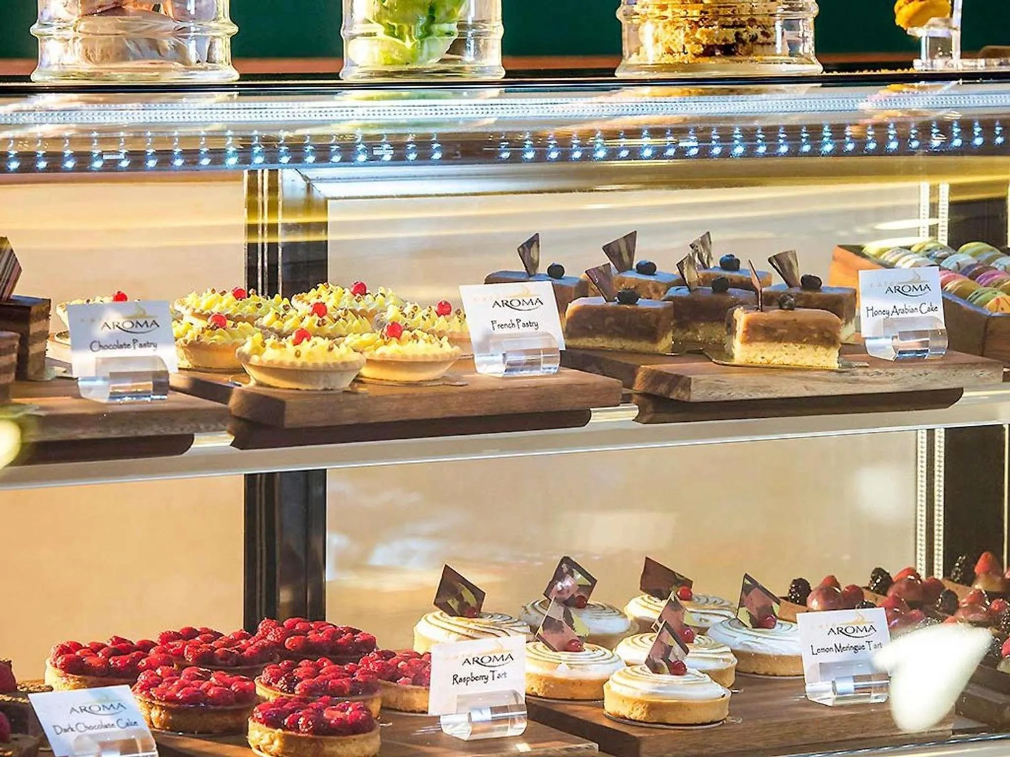 Restaurant/places to eat in Novotel Abu Dhabi Gate