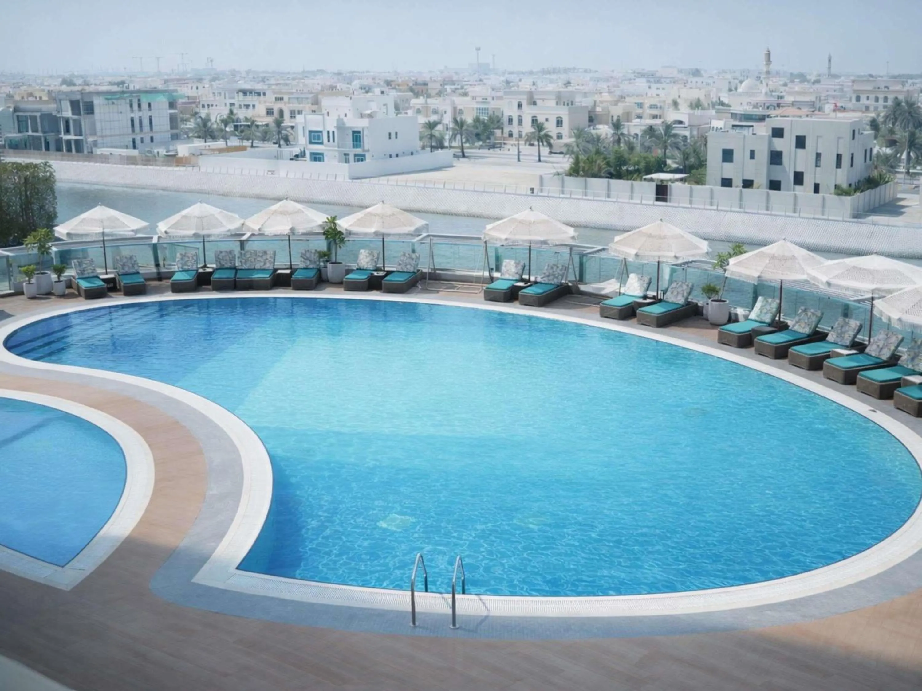 Restaurant/places to eat in Novotel Abu Dhabi Gate