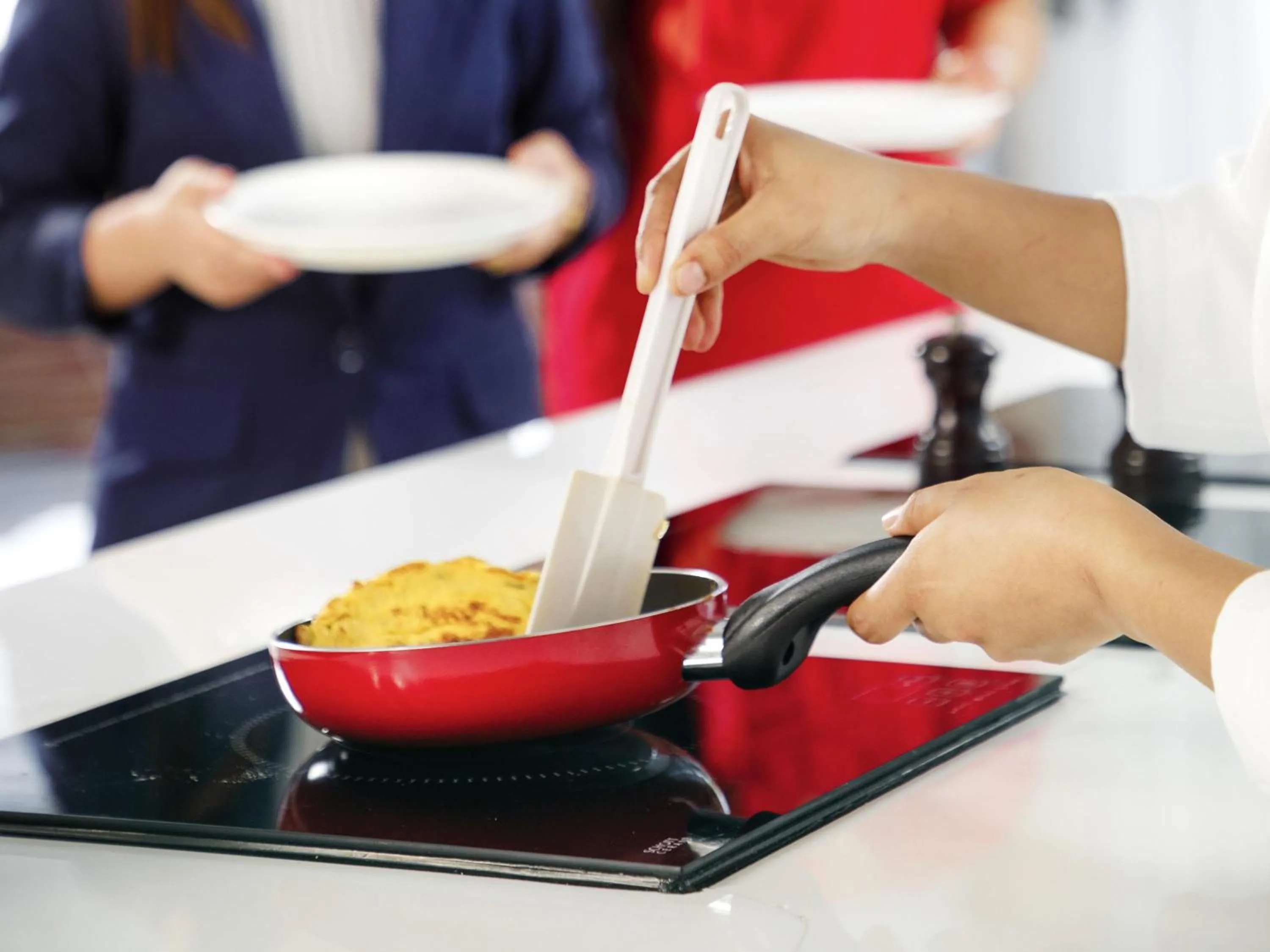 Restaurant/places to eat in Novotel Abu Dhabi Gate