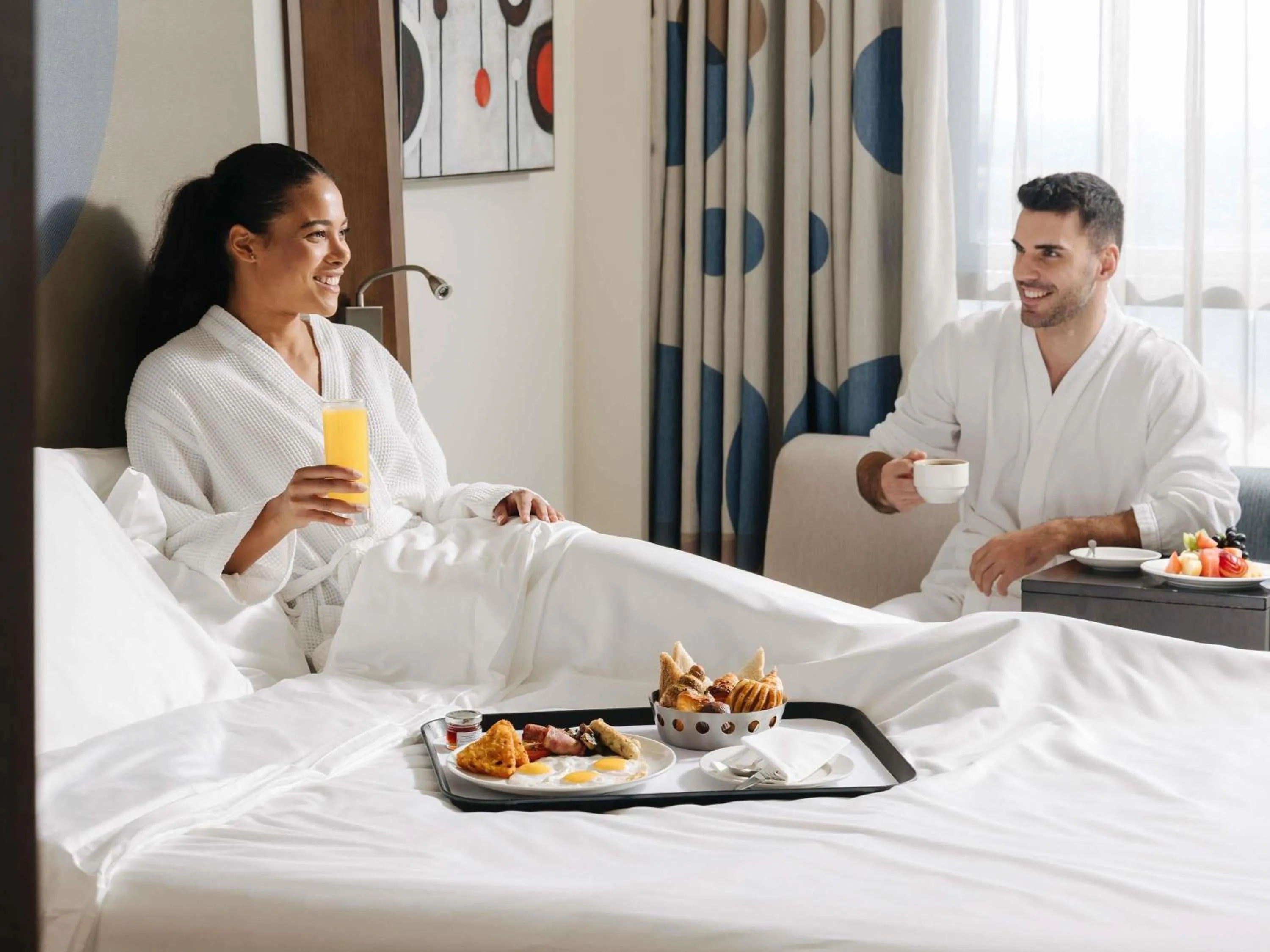 Property building, Bed in Novotel Abu Dhabi Gate