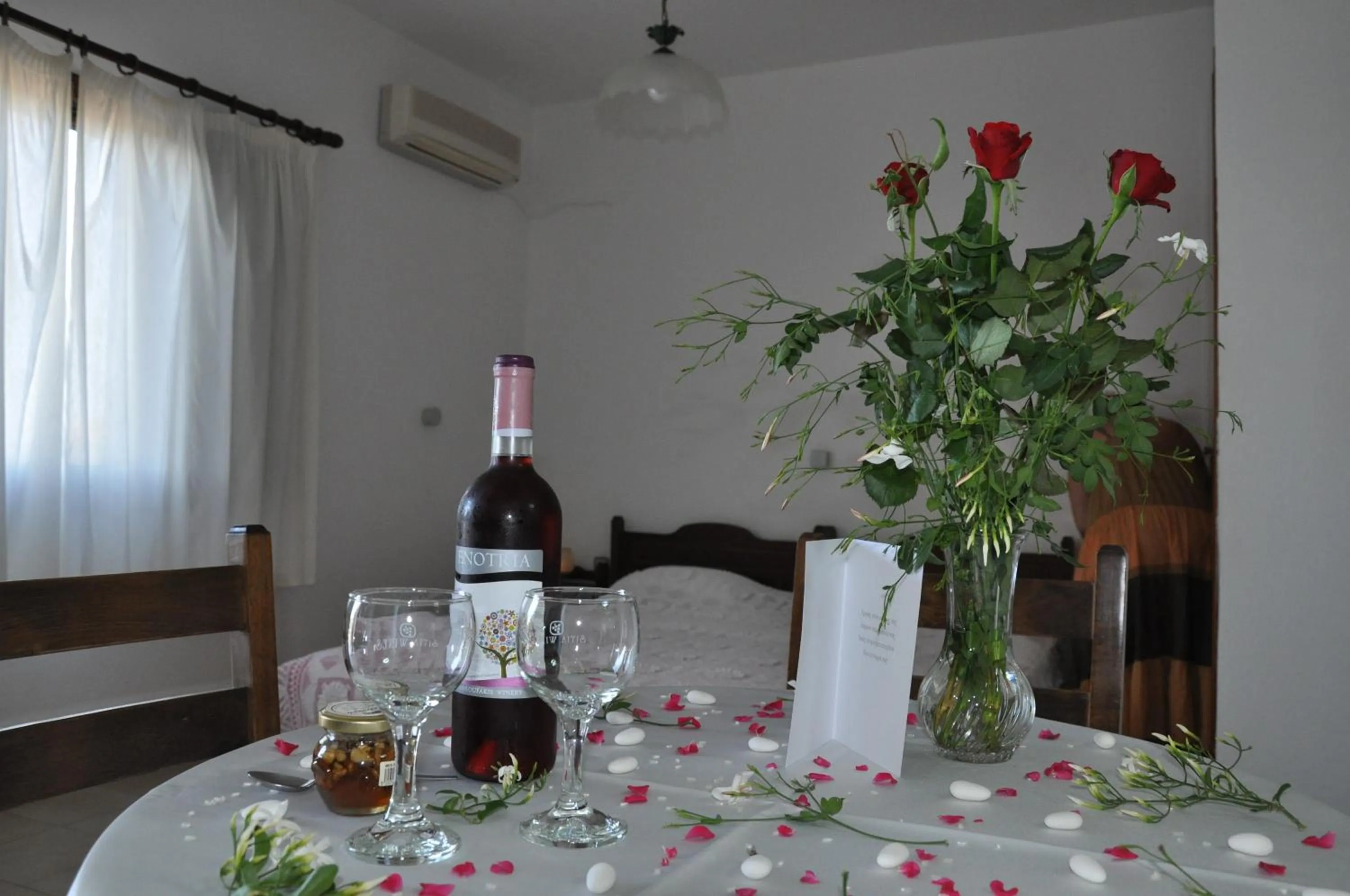 Drinks in Flamingo Apartments