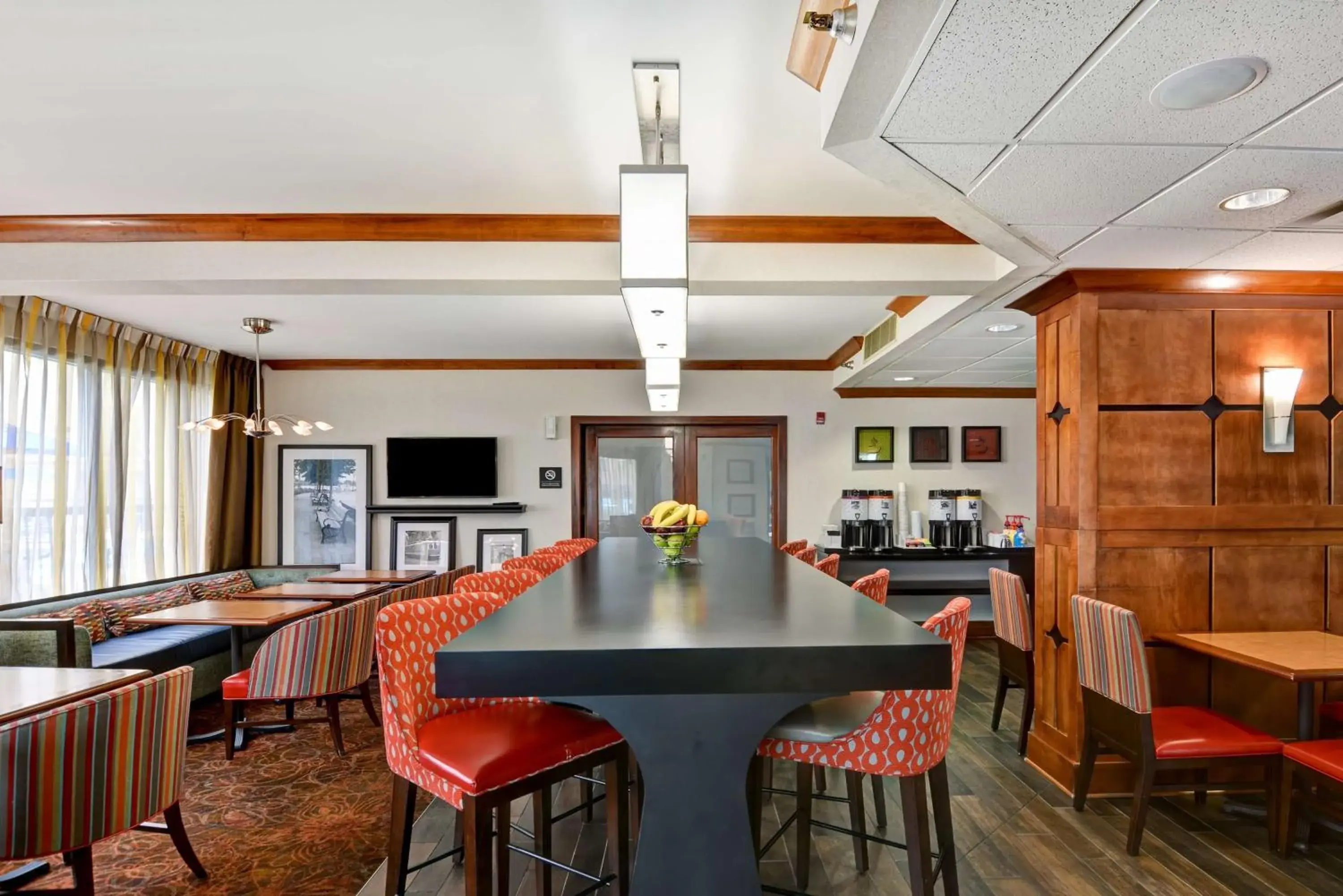 Lobby or reception in Hampton Inn Memphis-Poplar Lobby or reception in Hampton Inn Memphis-Poplar