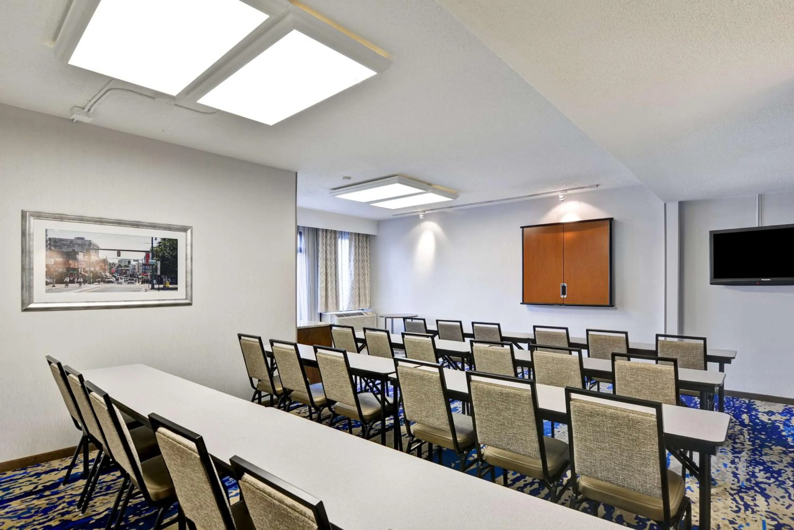 Meeting/conference room in Hampton Inn Memphis-Poplar