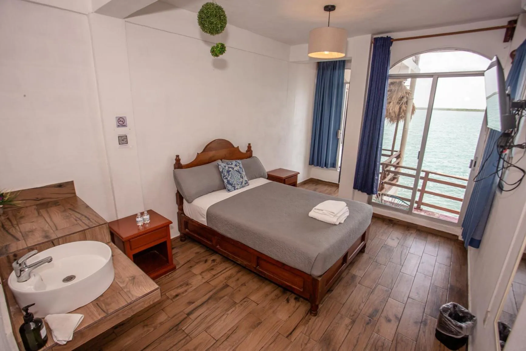 Photo of the whole room, Bed in Seven Blue House Village & Lodge