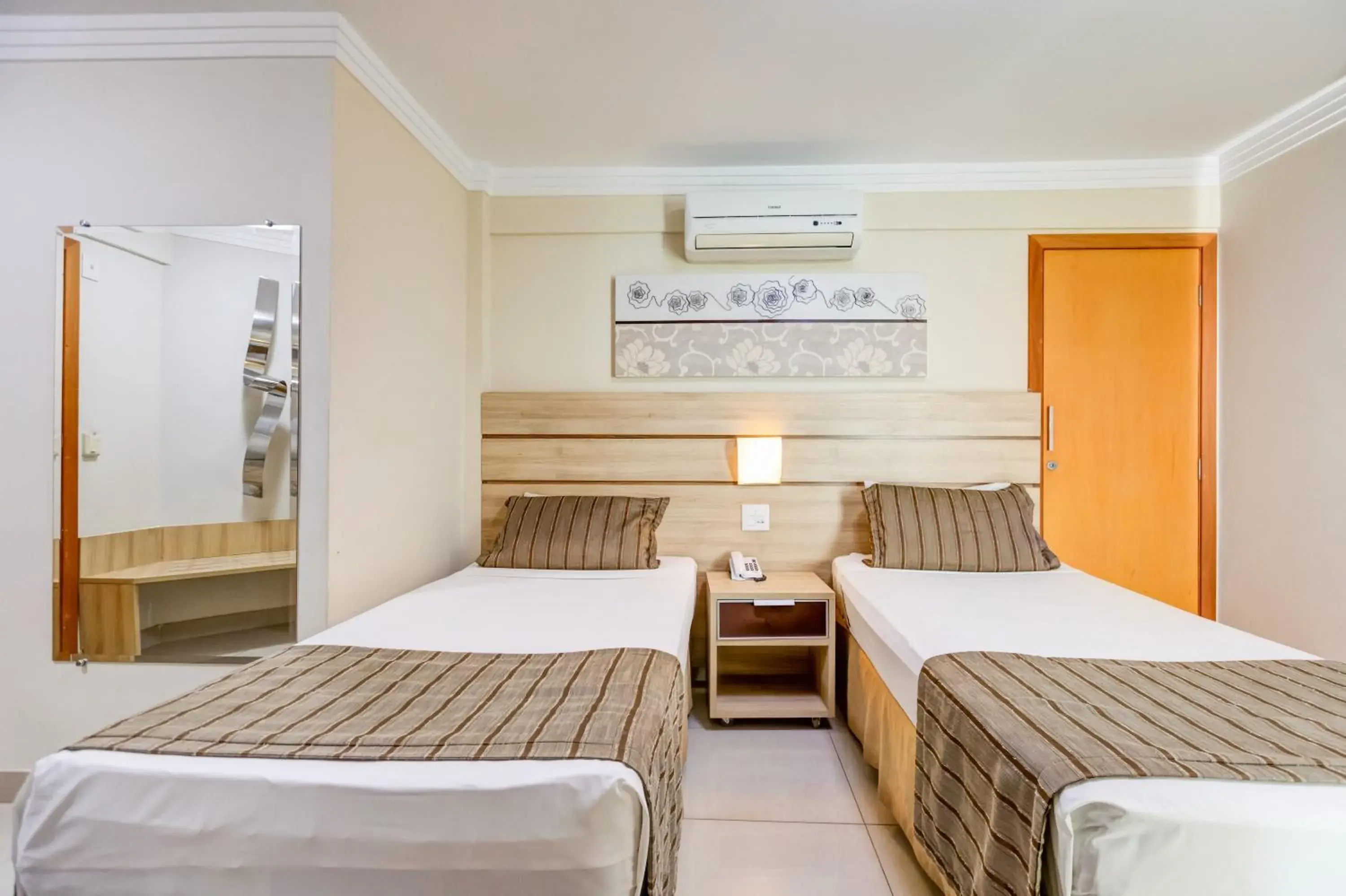 Bedroom, Bed in BH Jaraguá Hotel Bedroom, Bed in BH Jaraguá Hotel