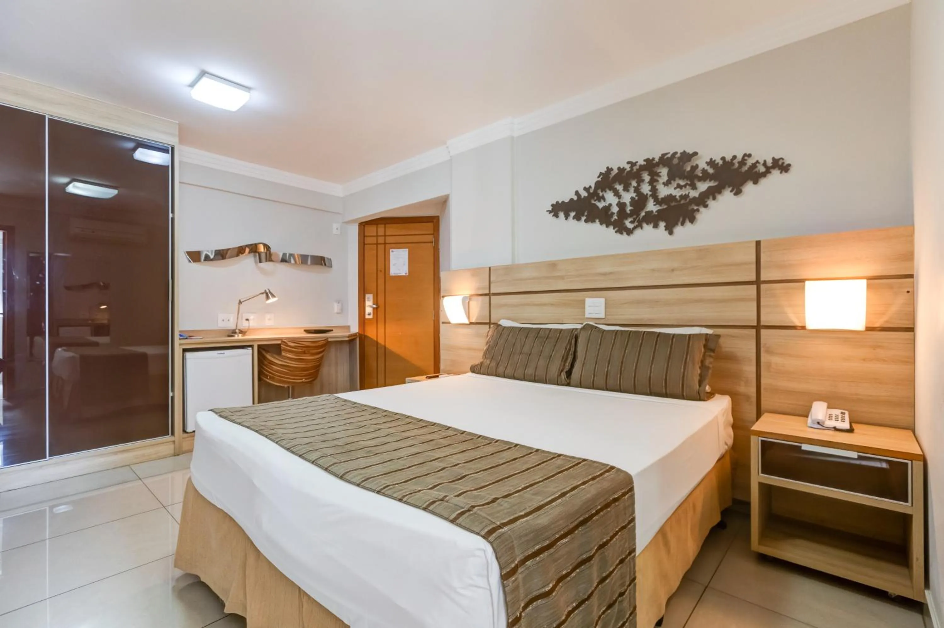 Bedroom, Bed in BH Jaraguá Hotel