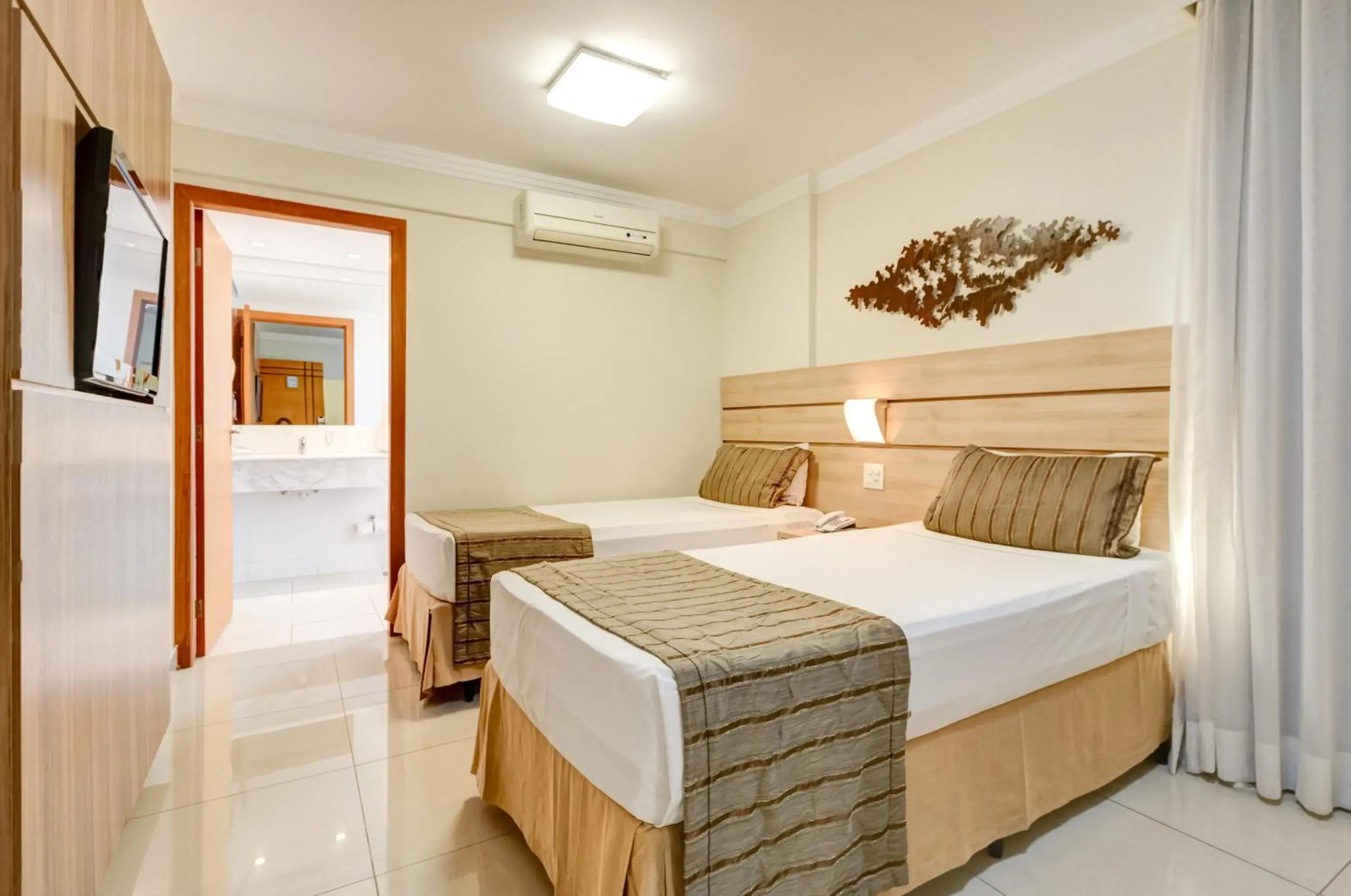 Bedroom, Bed in BH Jaraguá Hotel Bedroom, Bed in BH Jaraguá Hotel