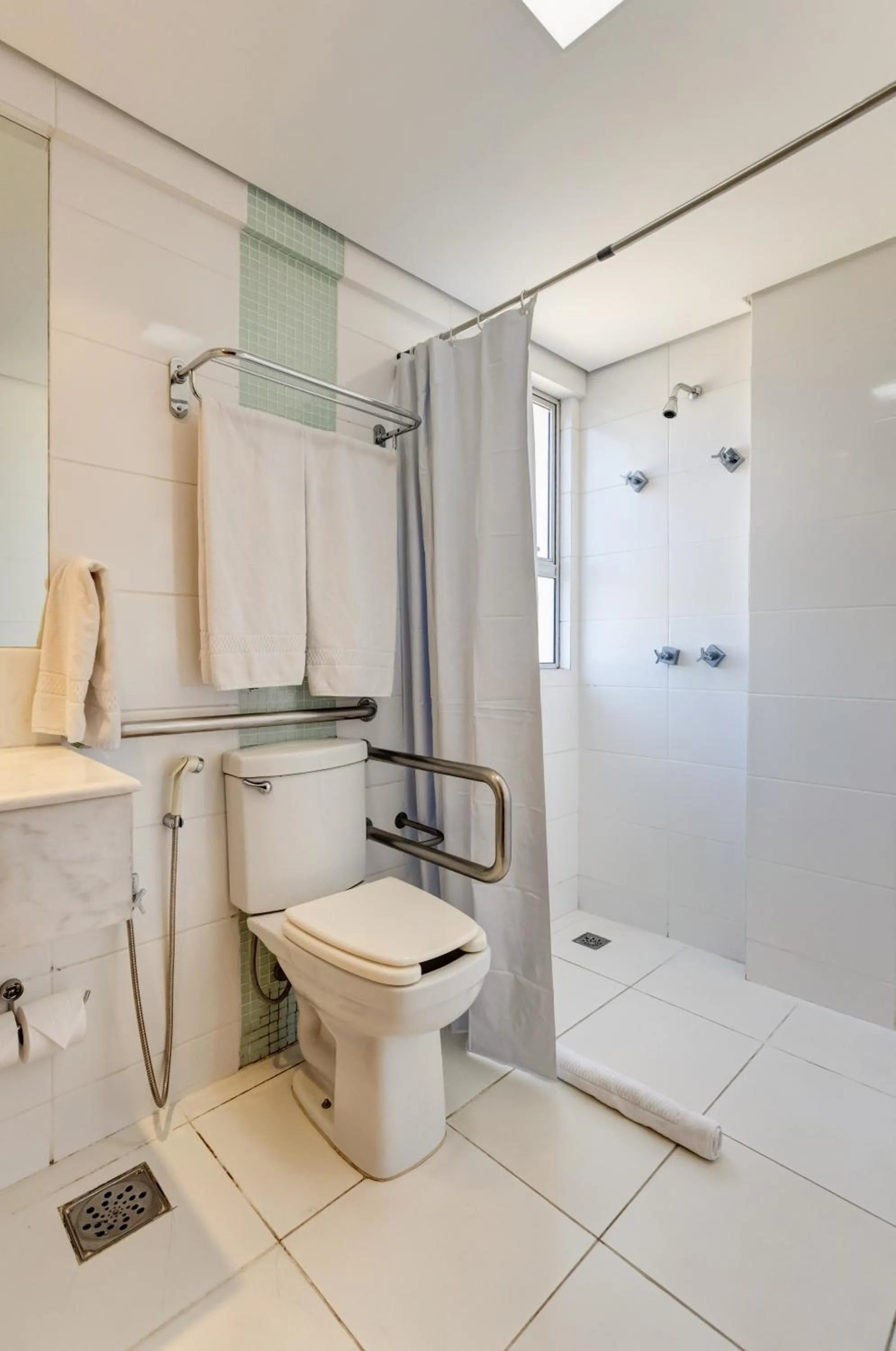 Bathroom in BH Jaraguá Hotel