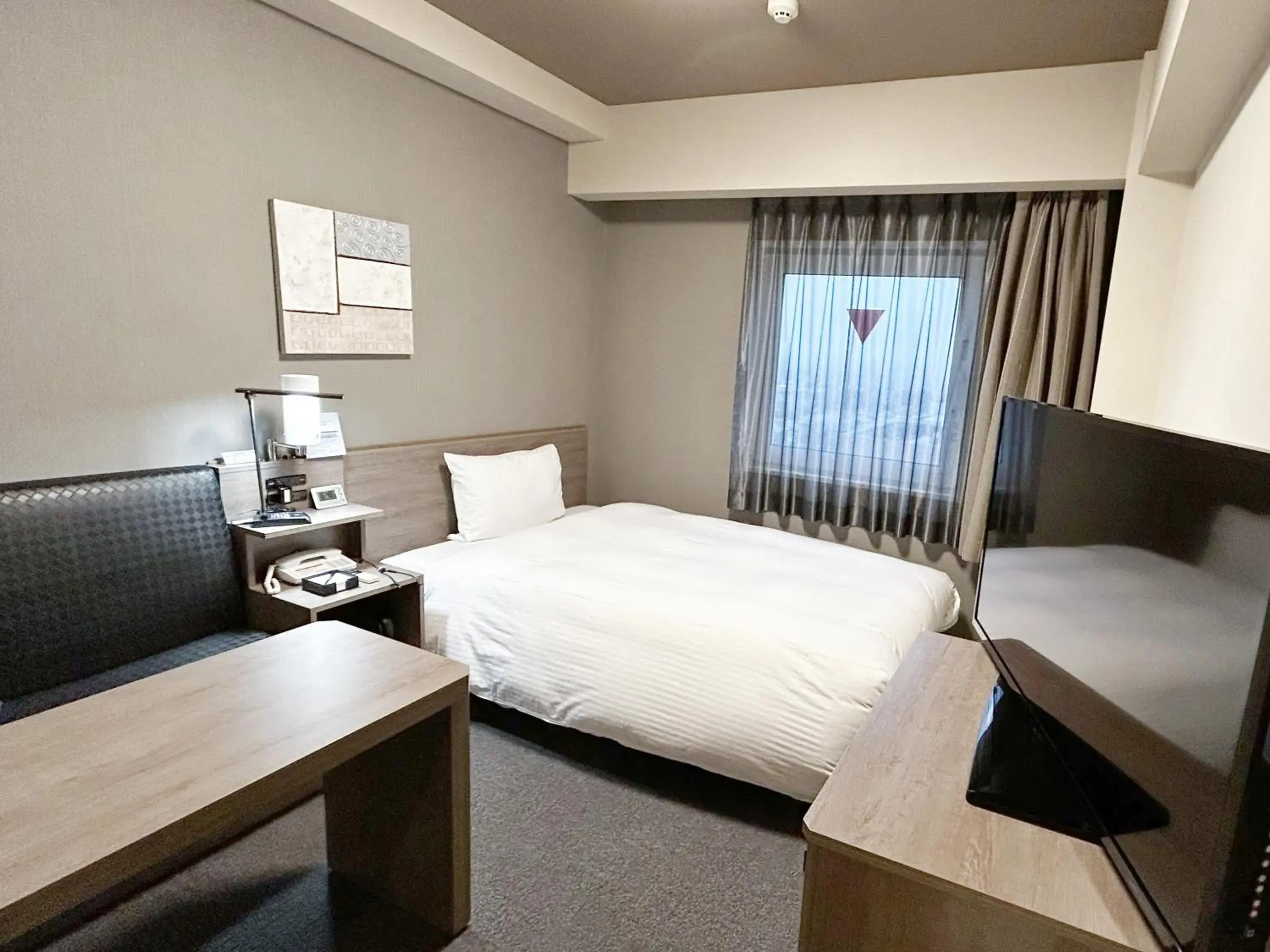 Comfort Single Room - single occupancy - Non-Smoking in Hotel Route-Inn Shinshiro Comfort Single Room - single occupancy - Non-Smoking in Hotel Route-Inn Shinshiro