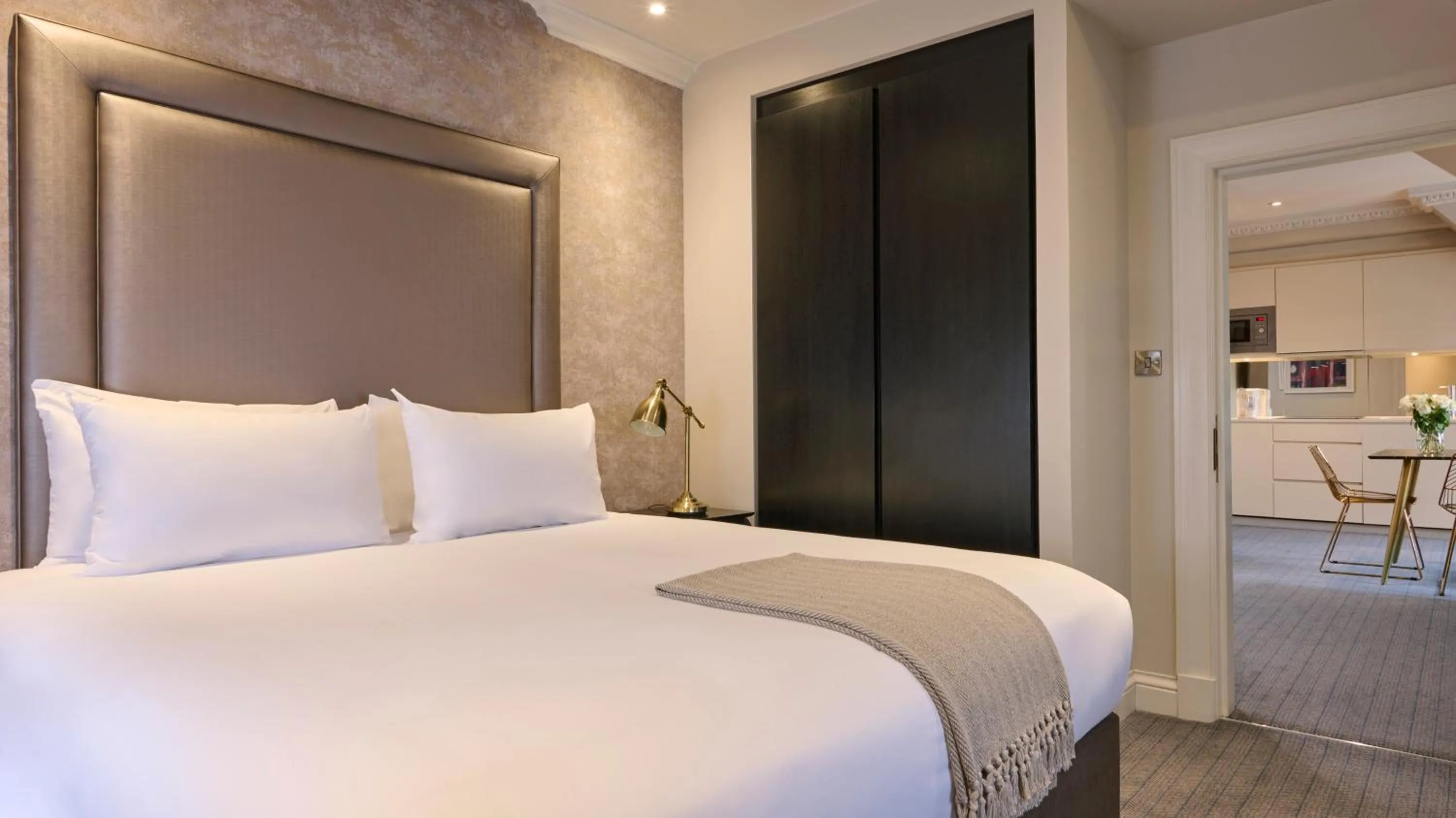 Bed in Fraser Suites Edinburgh