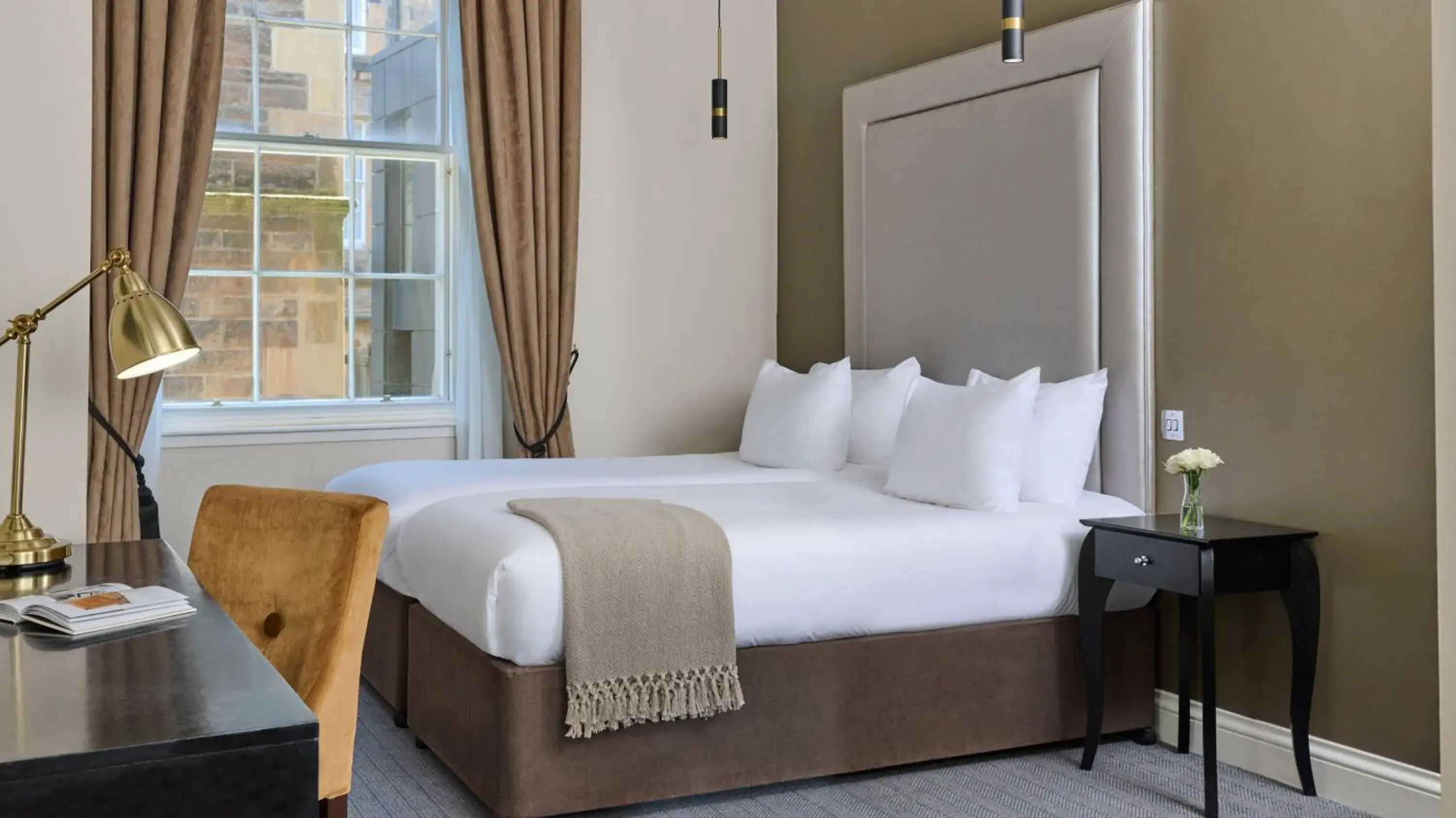 Bed in Fraser Suites Edinburgh Bed in Fraser Suites Edinburgh