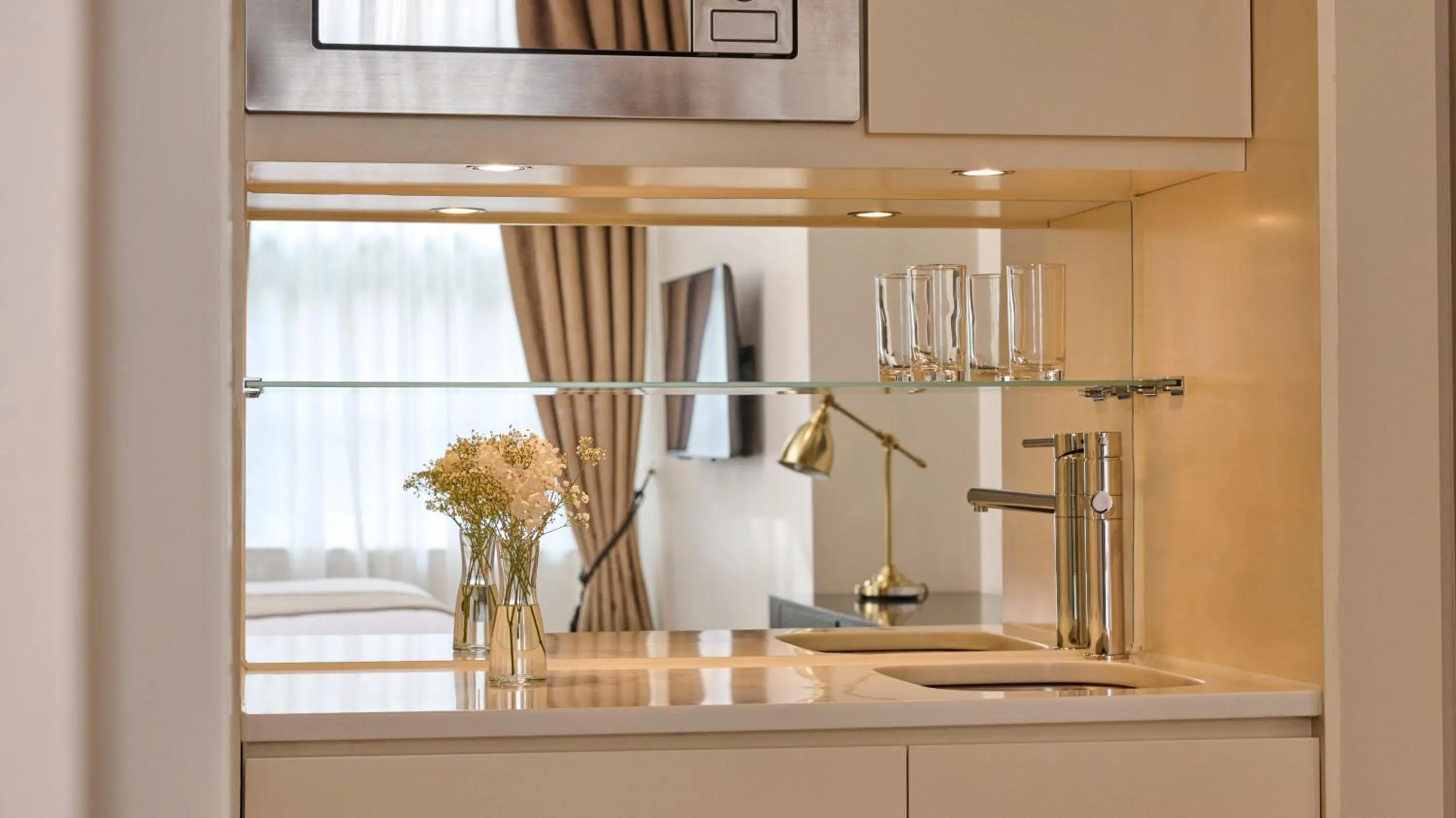 Kitchen or kitchenette in Fraser Suites Edinburgh