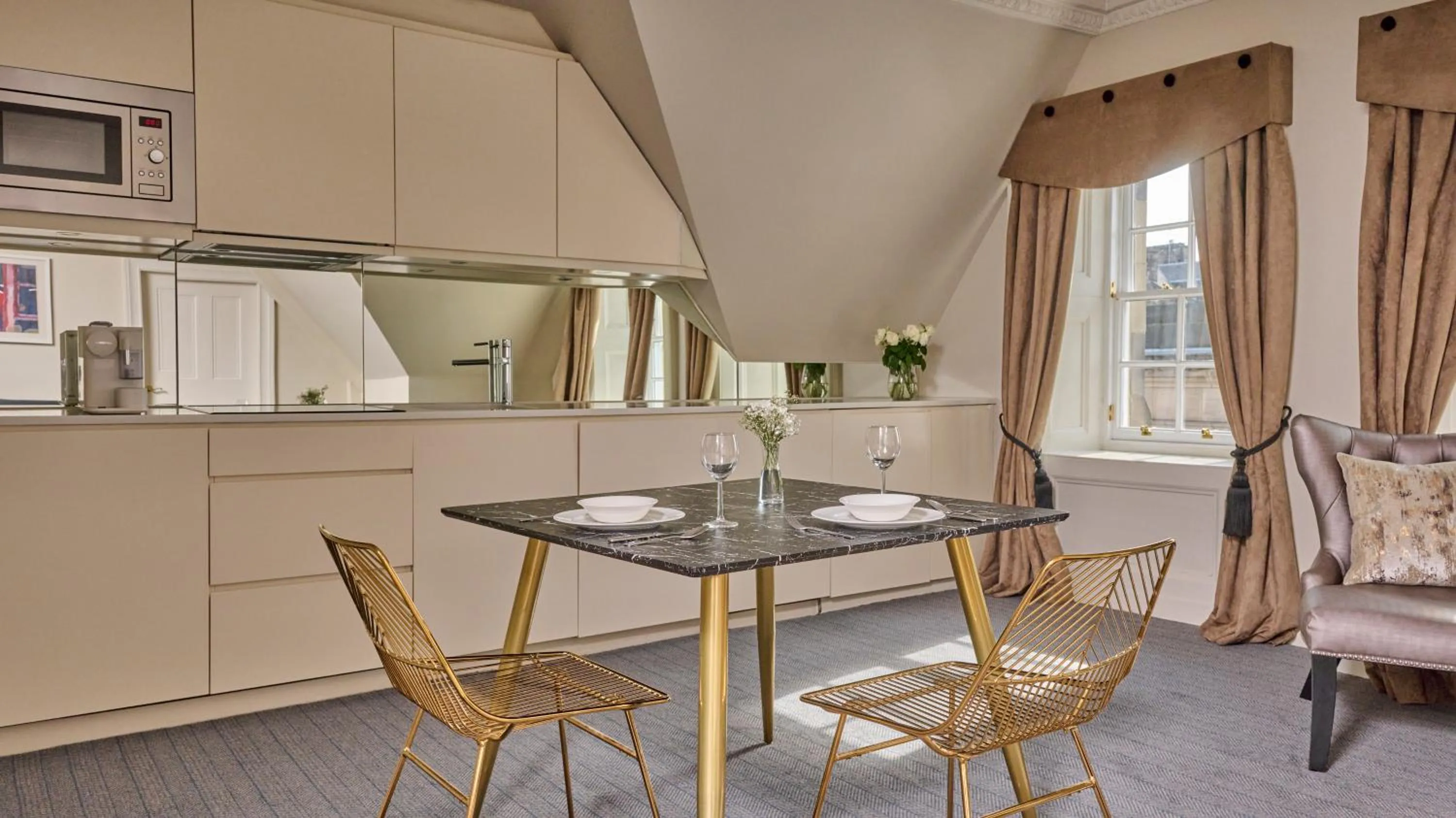 Living room in Fraser Suites Edinburgh