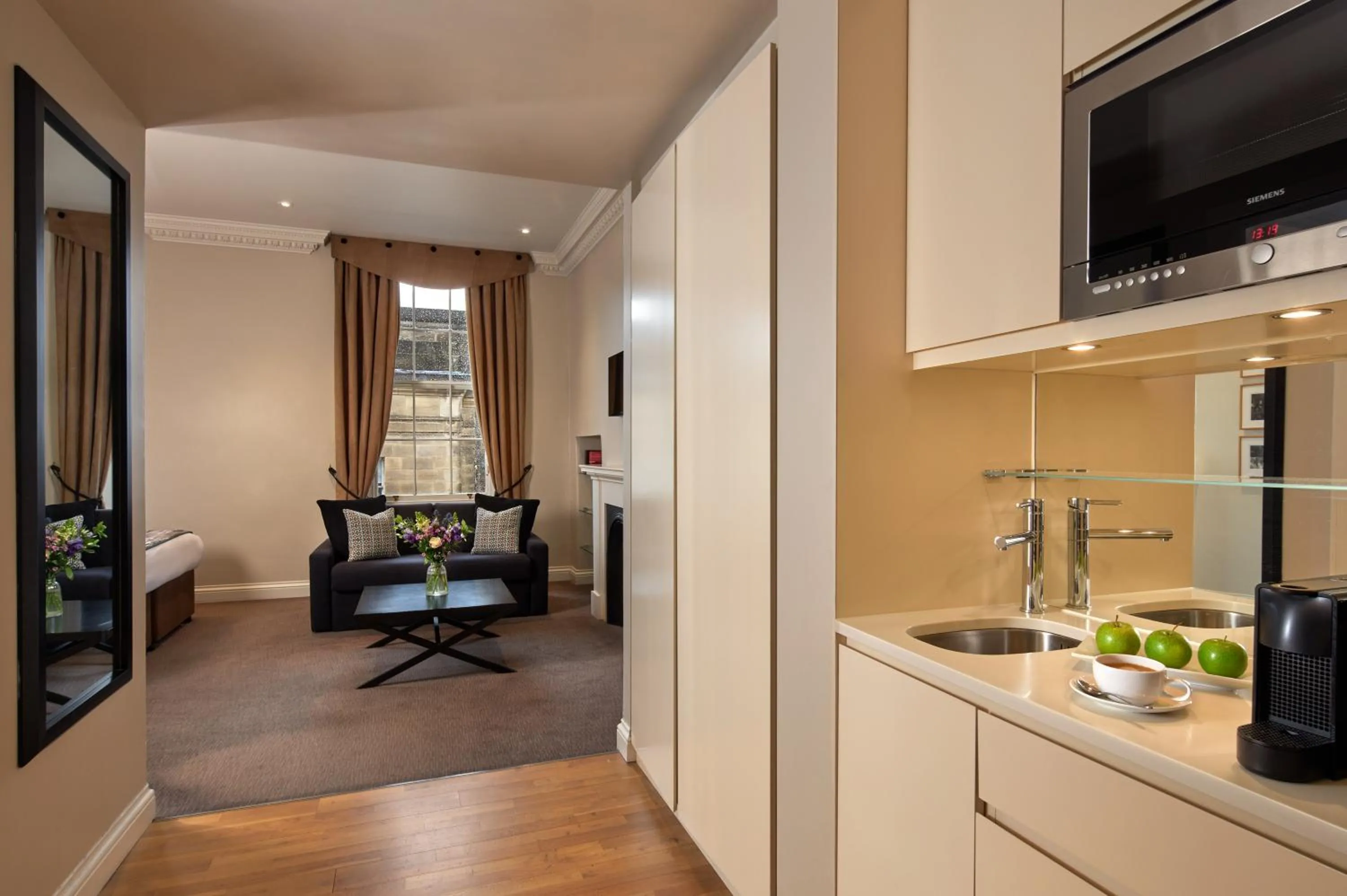Kitchen or kitchenette in Fraser Suites Edinburgh
