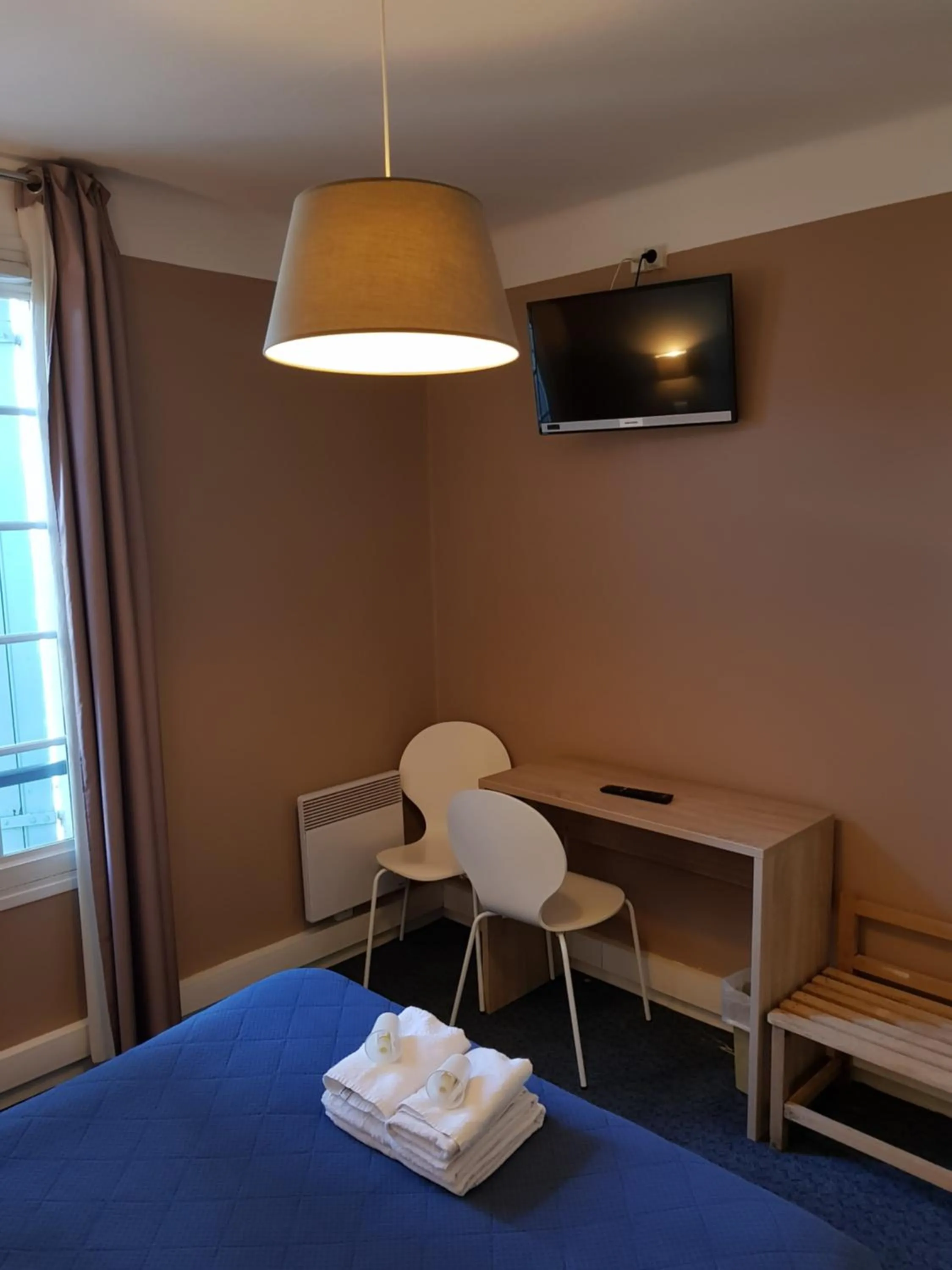 Bedroom, Bed in Hôtel-Restaurant Le Blueberry