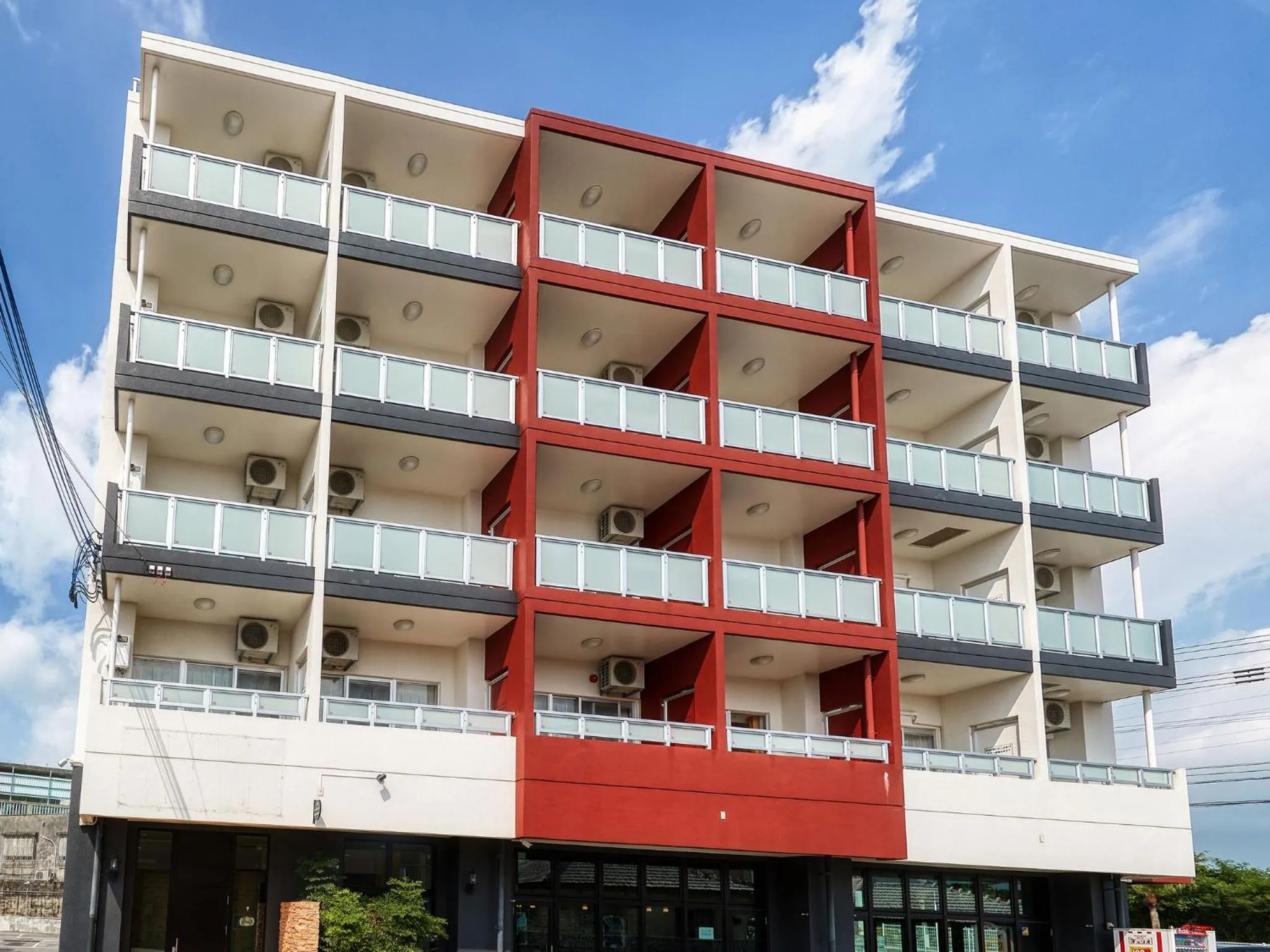 Property building in ミチ旅ホテル 読谷