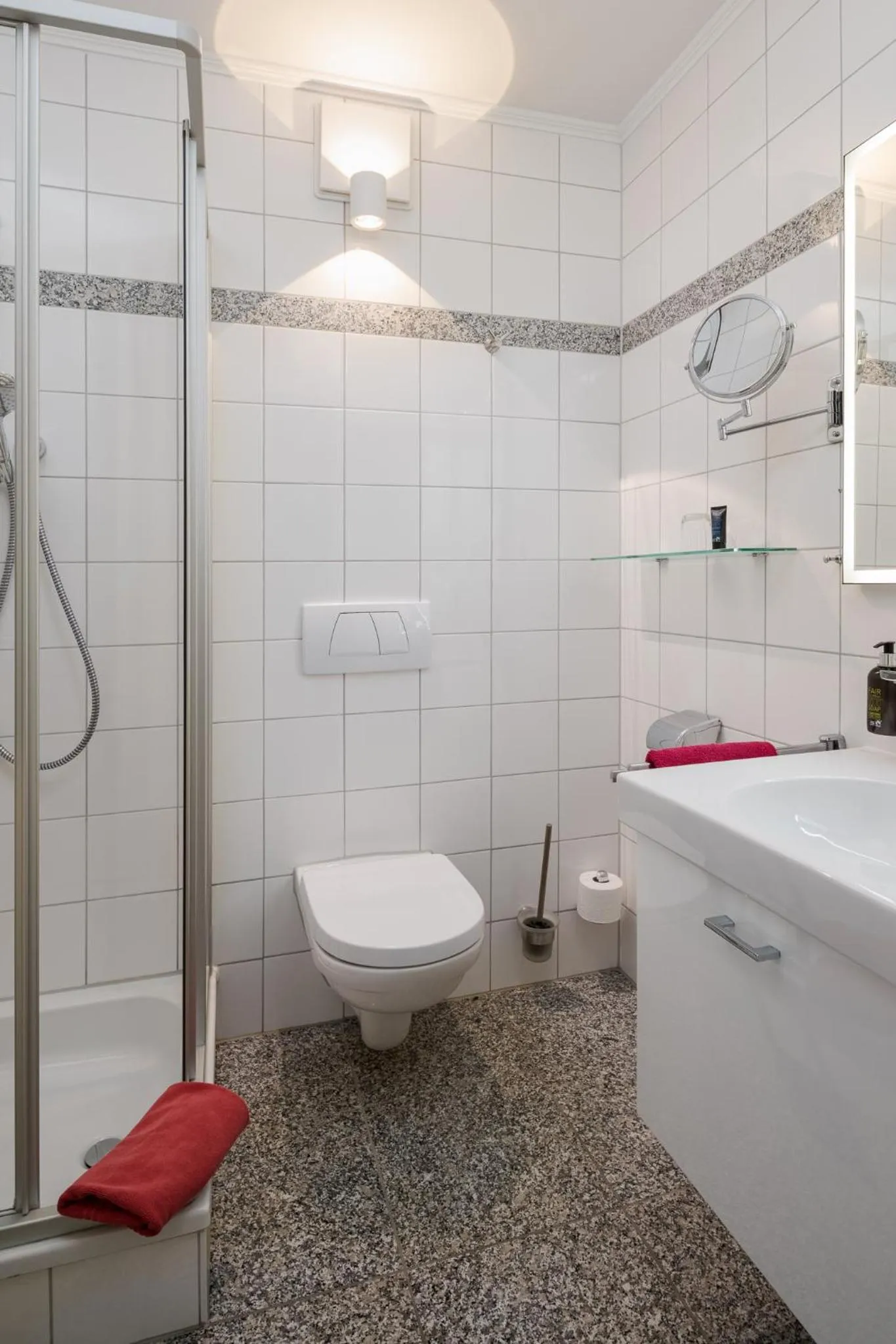 Shower in Hotel Neuer am See