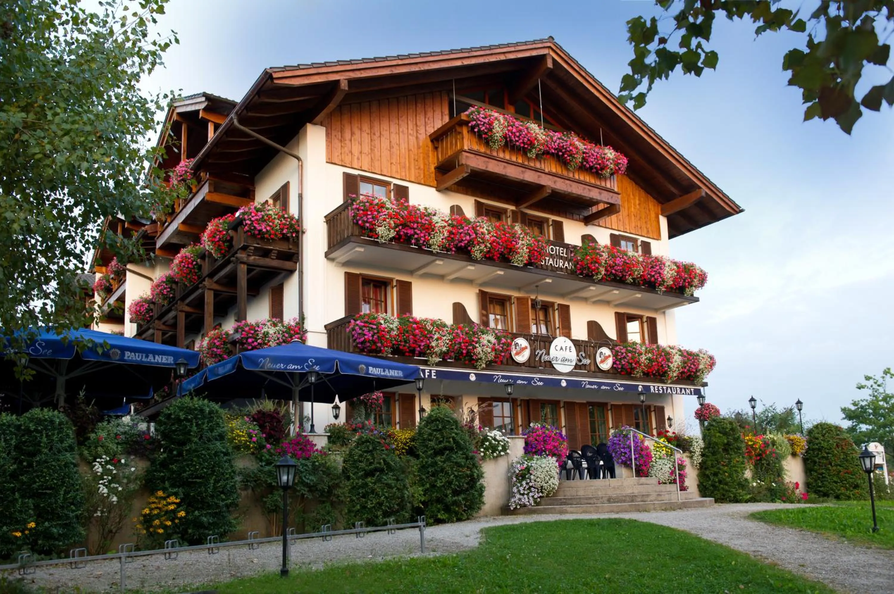 Property building in Hotel Neuer am See