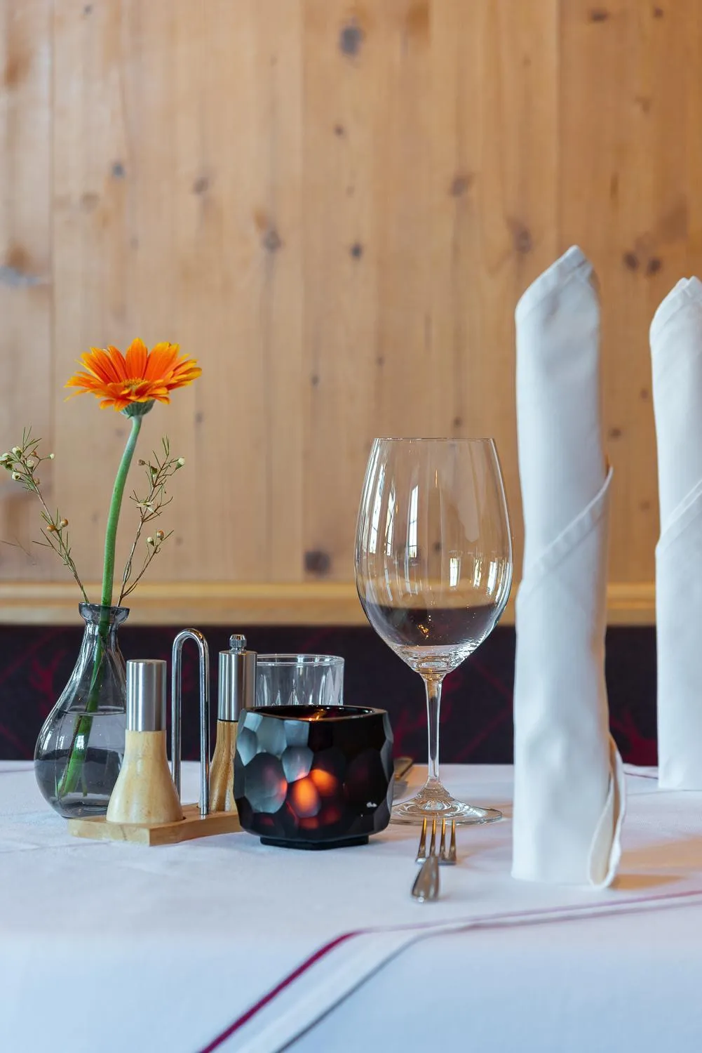 Restaurant/places to eat in Hotel Neuer am See