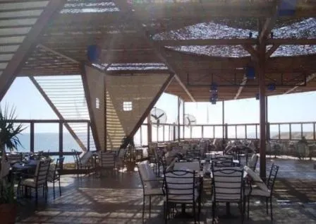 Restaurant/places to eat in Island View Resort