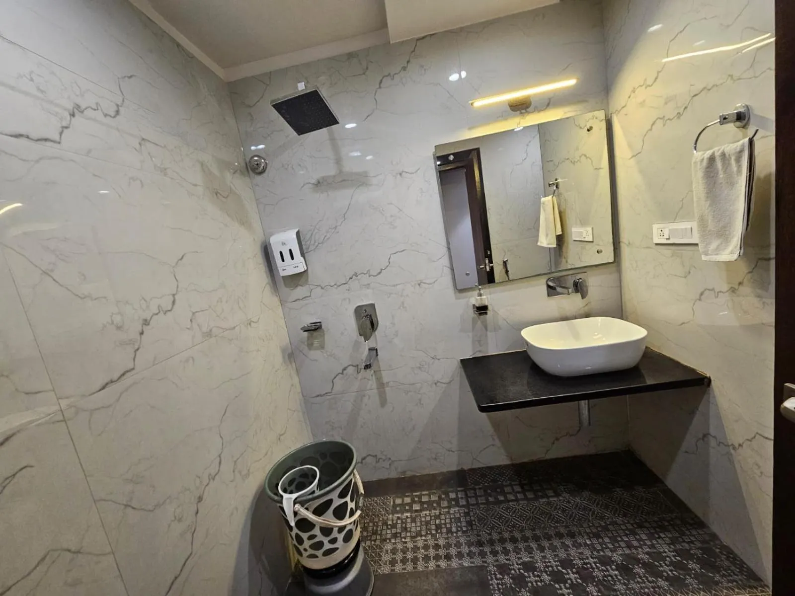 Hotel Abhinav International