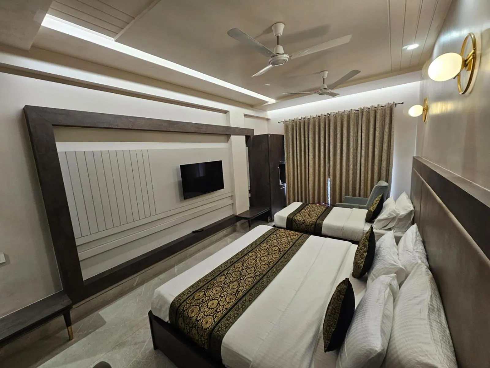 Hotel Abhinav International