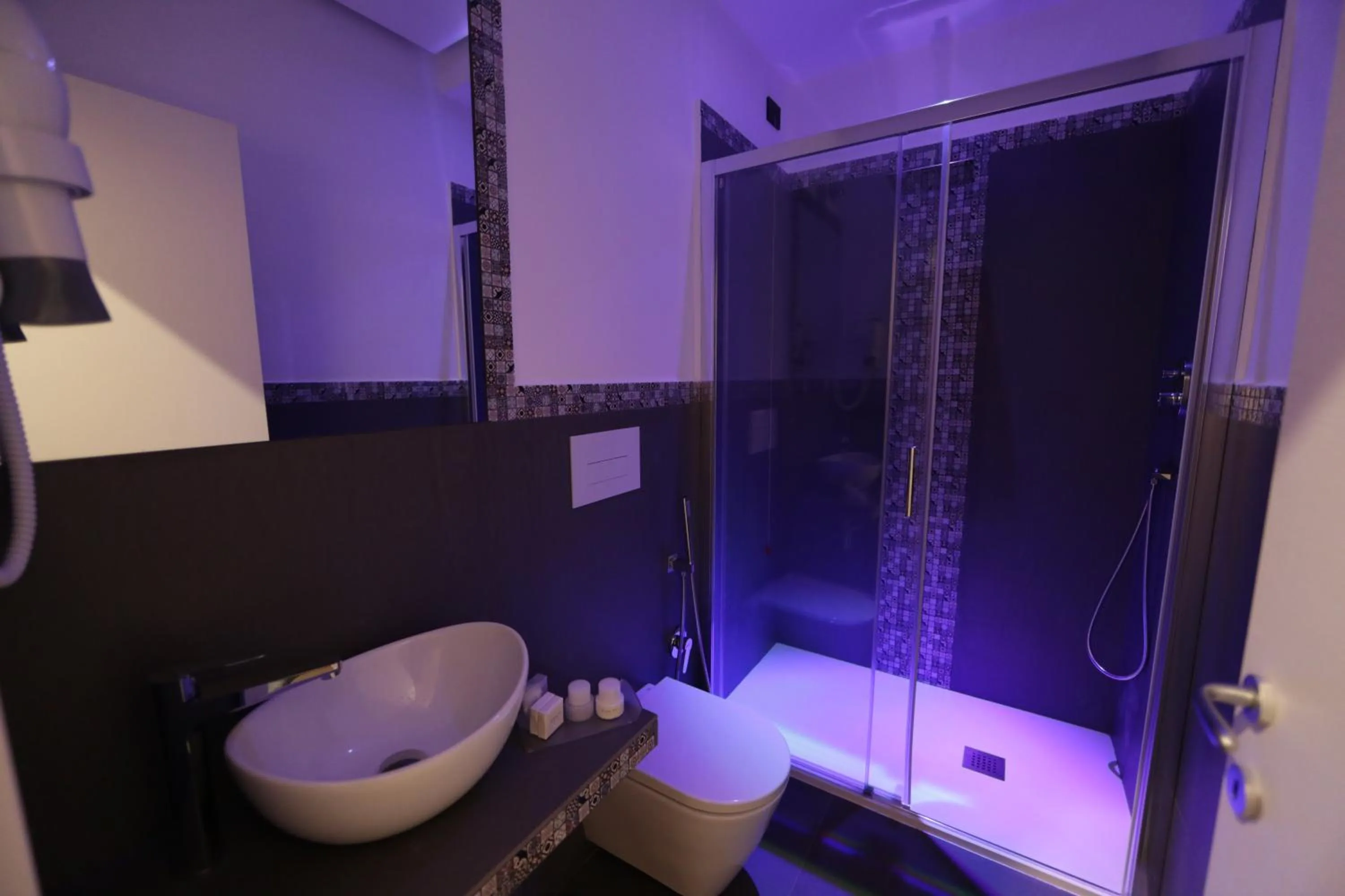 Bathroom in Cellamare Suite & Spa