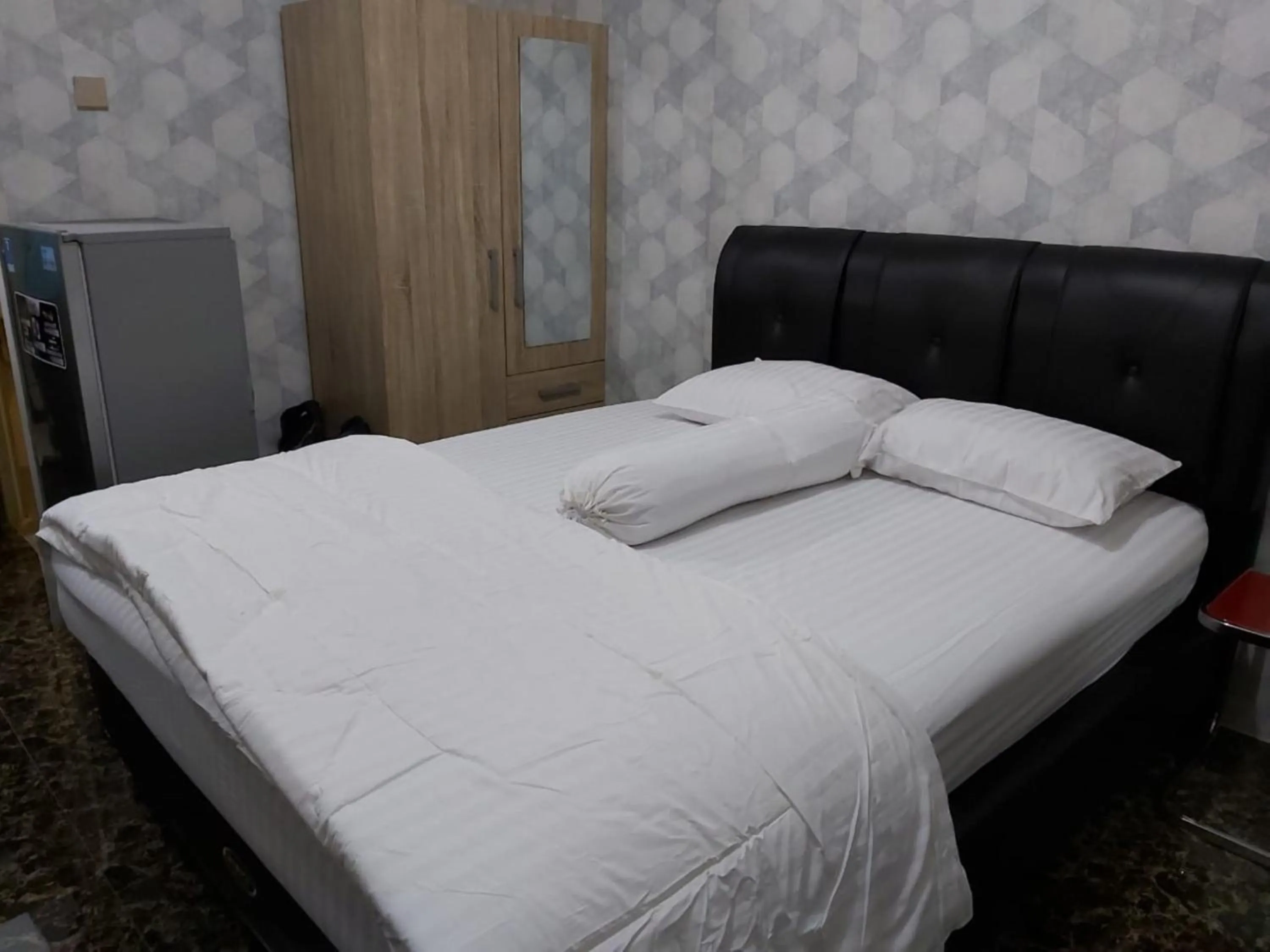 Bed in Apartemen Mutiara Bekasi by Veeroom