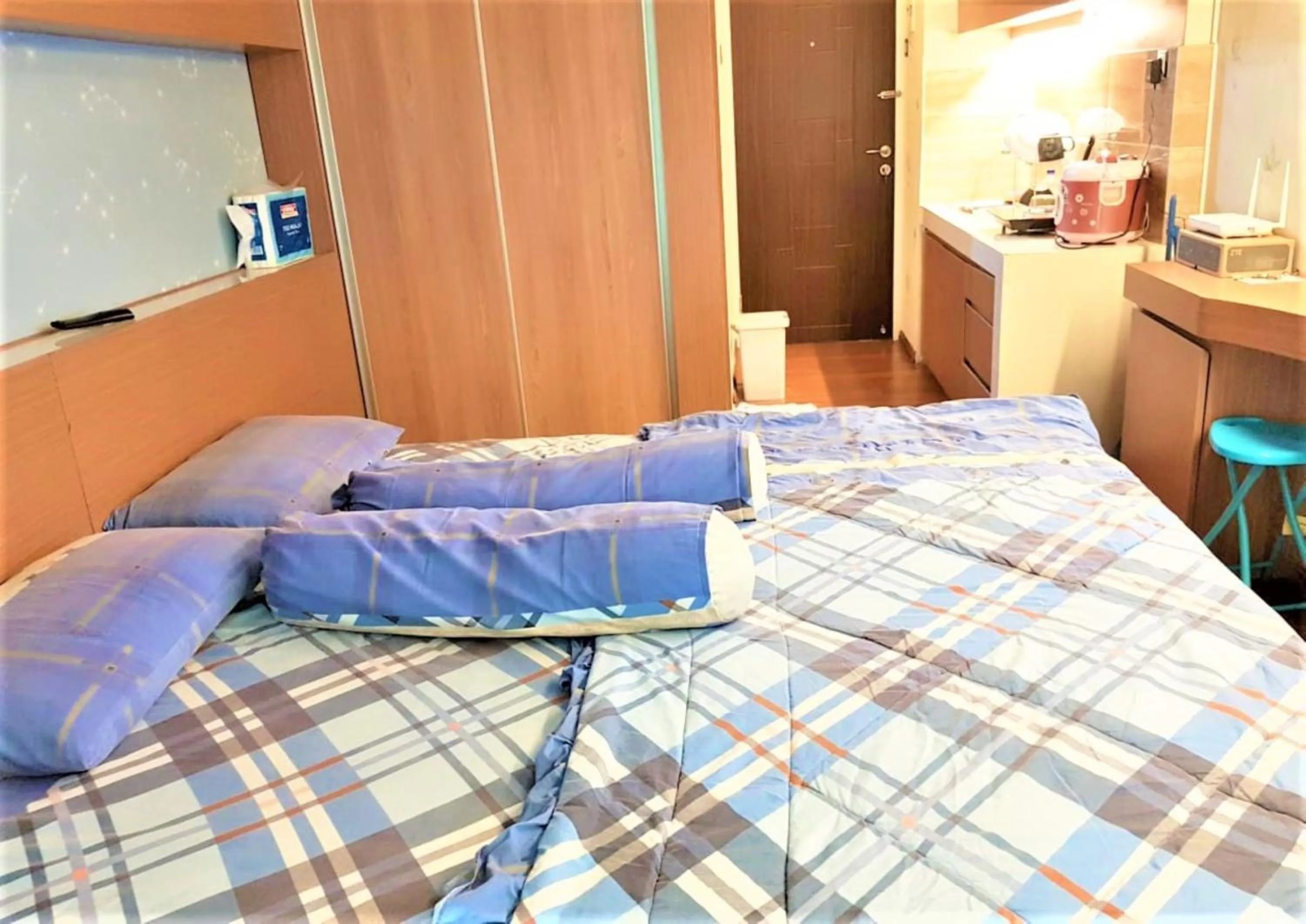 Bed in Apartemen Mutiara Bekasi by Veeroom