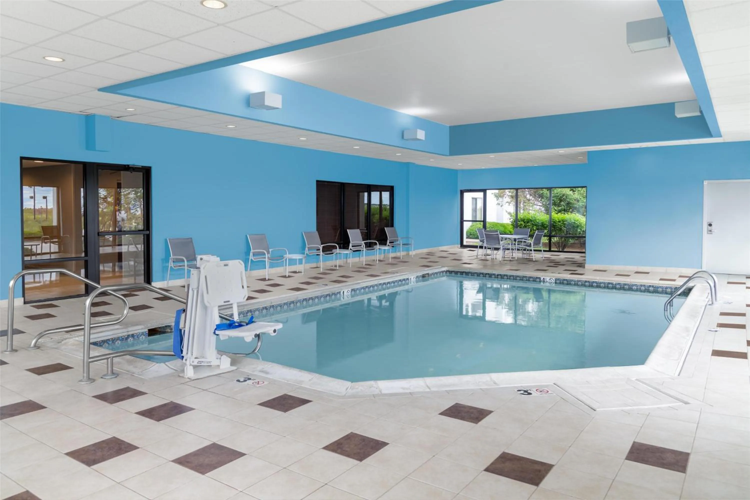 Pool view in Hampton Inn Kansas City Liberty