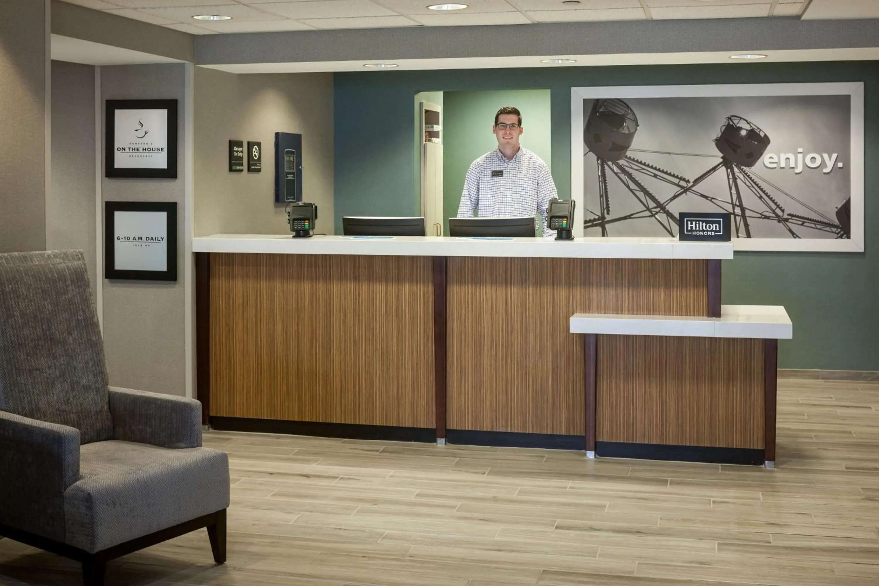 Lobby or reception in Hampton Inn Kansas City Liberty