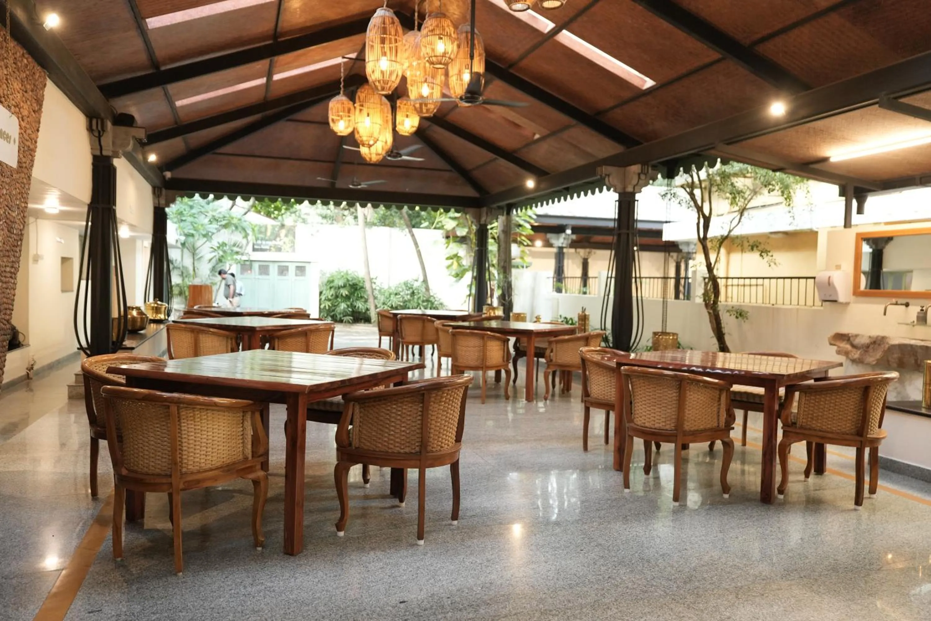 Breakfast in Hanu Reddy Residences Poes Garden