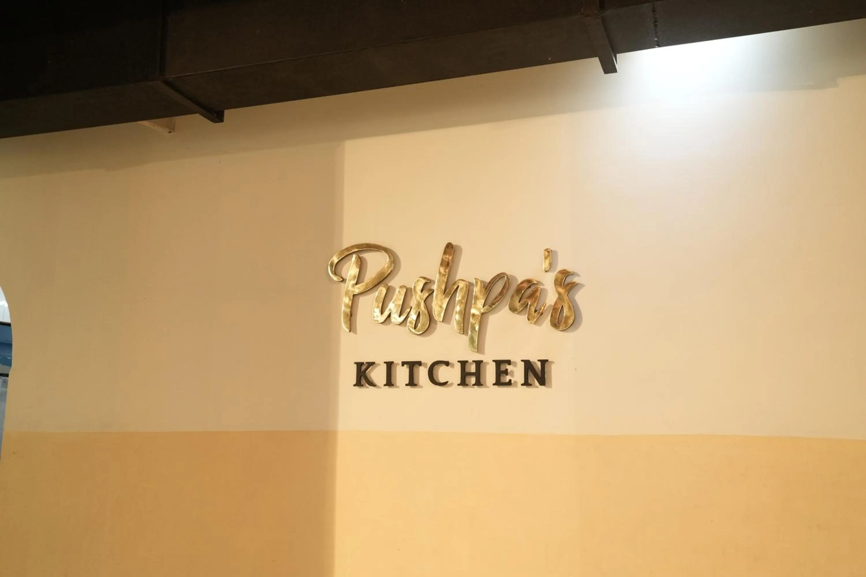 Restaurant/places to eat in Hanu Reddy Residences Poes Garden