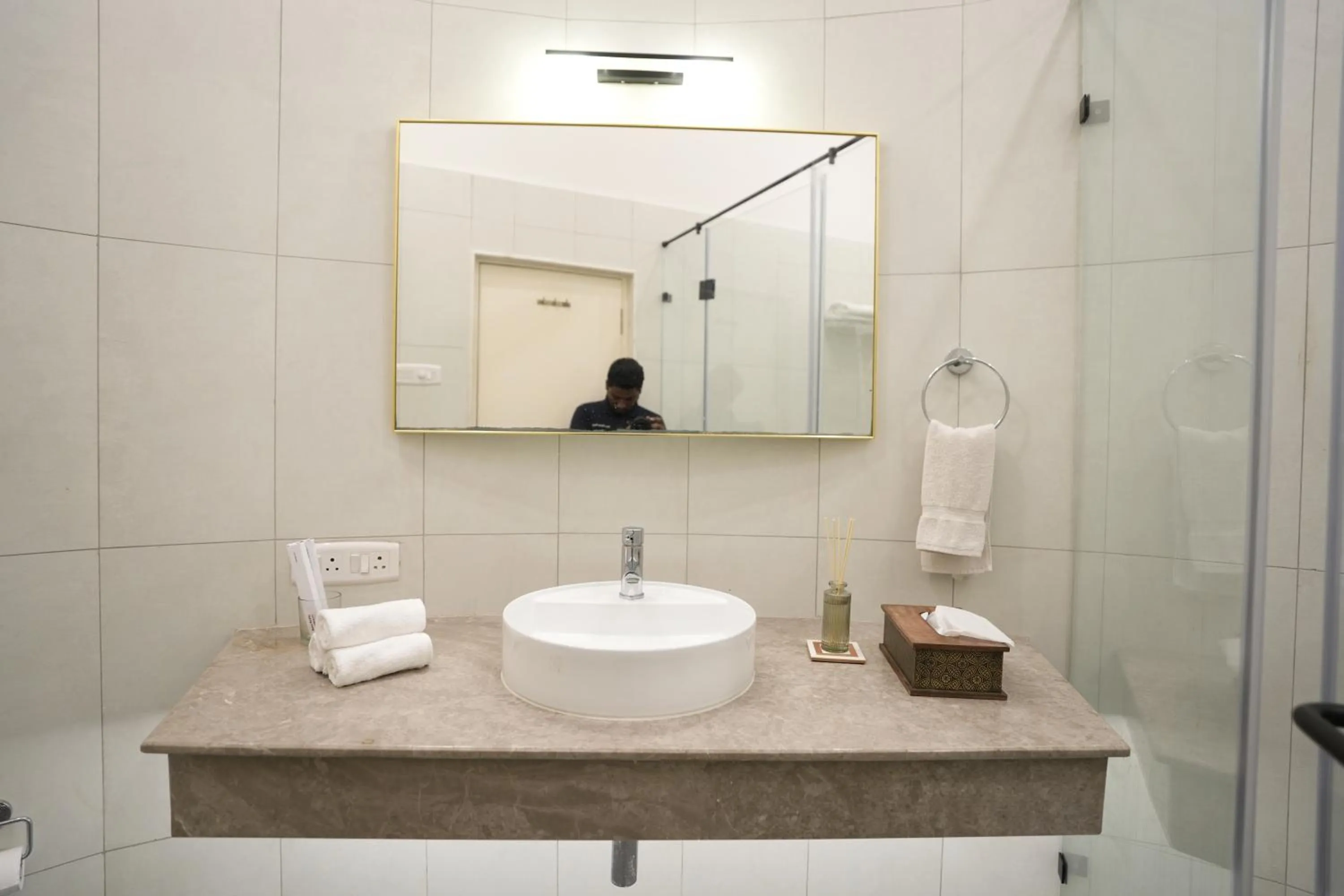 Bathroom in Hanu Reddy Residences Poes Garden