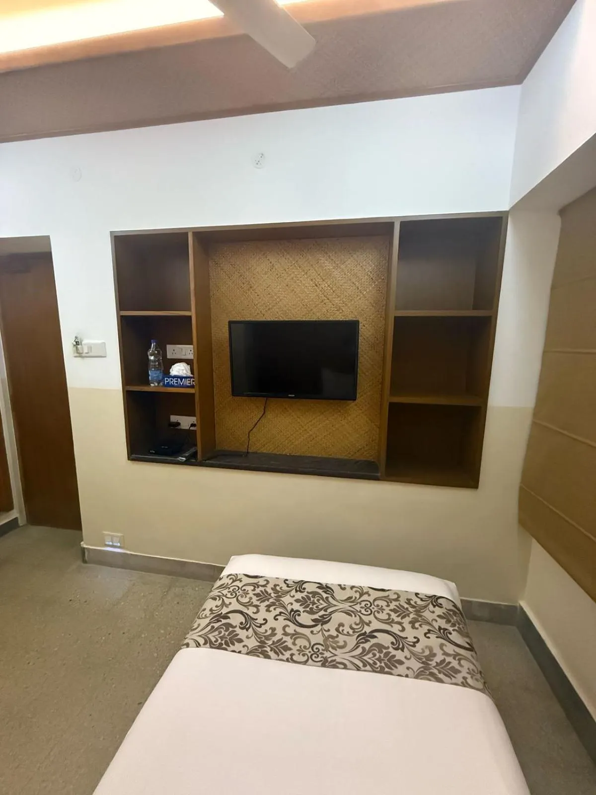 Bed in Hanu Reddy Residences Poes Garden