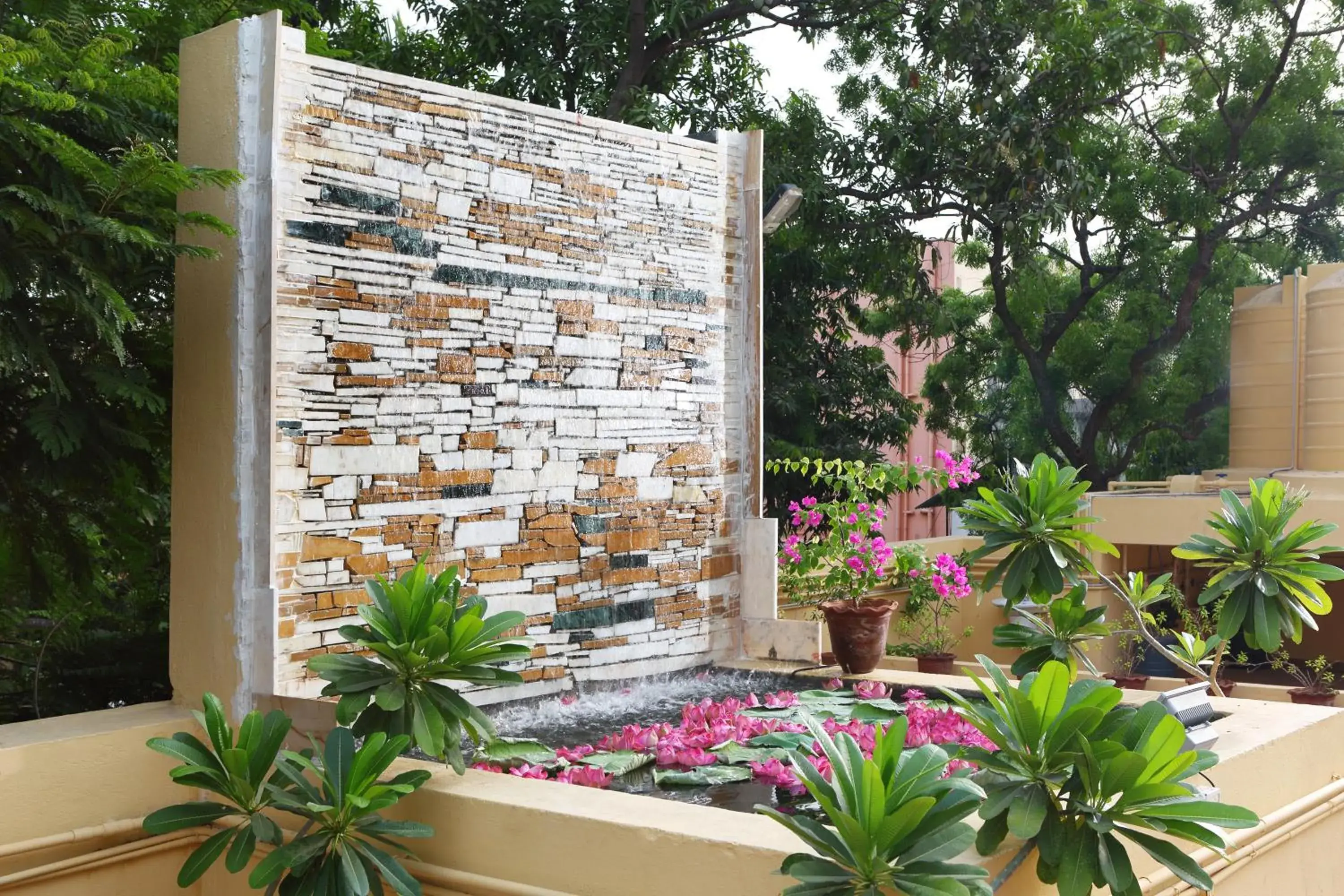 Garden view in Hanu Reddy Residences Poes Garden Garden view in Hanu Reddy Residences Poes Garden