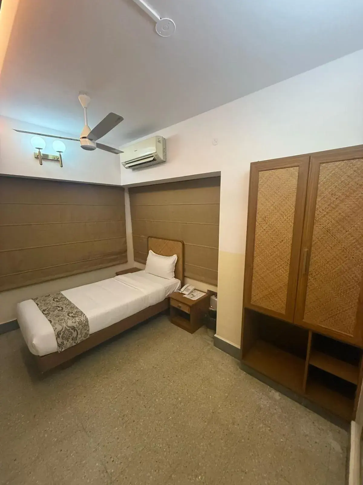 Bed in Hanu Reddy Residences Poes Garden Bed in Hanu Reddy Residences Poes Garden