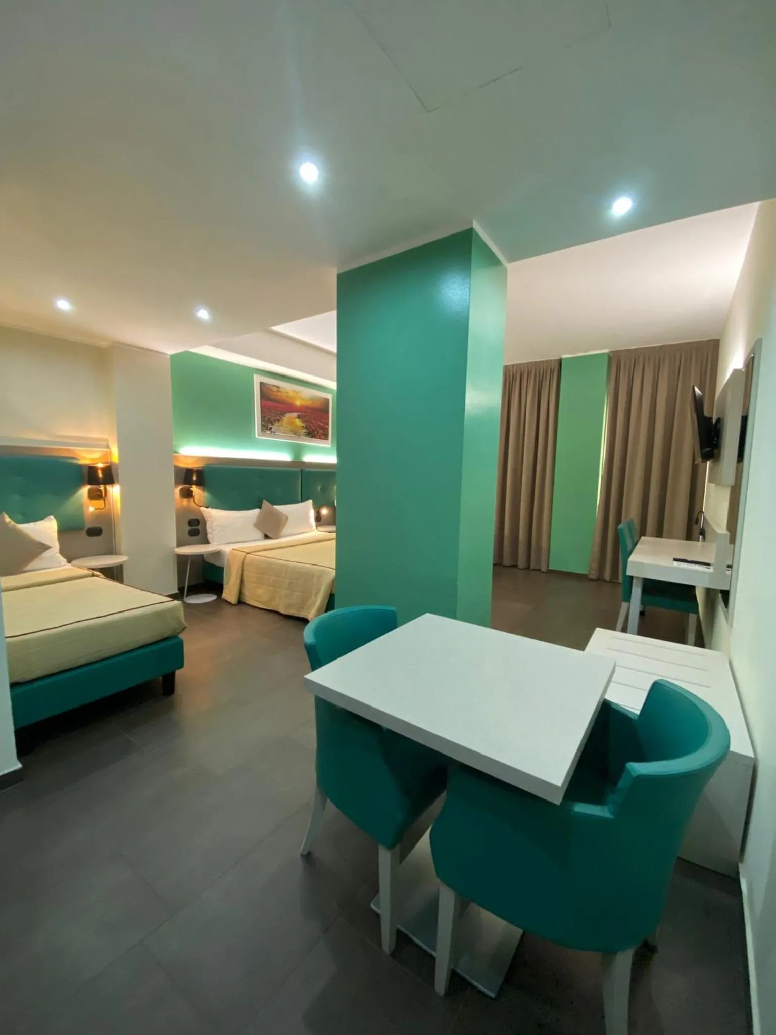 Photo of the whole room, Bed in Hotel Stradivari