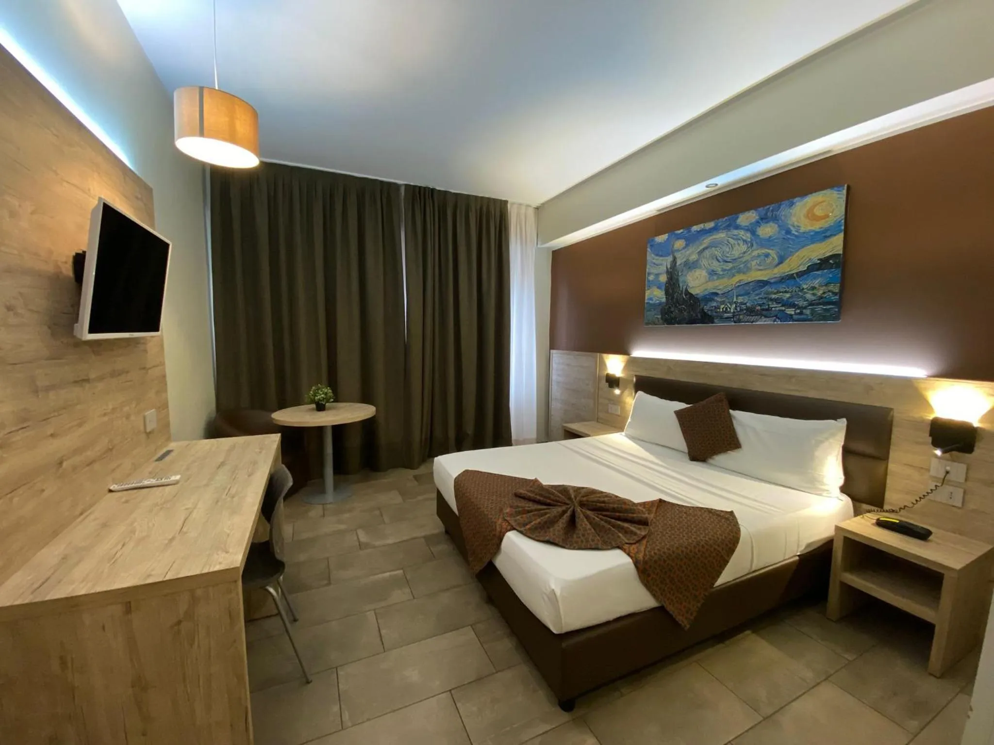 Photo of the whole room, Bed in Hotel Stradivari