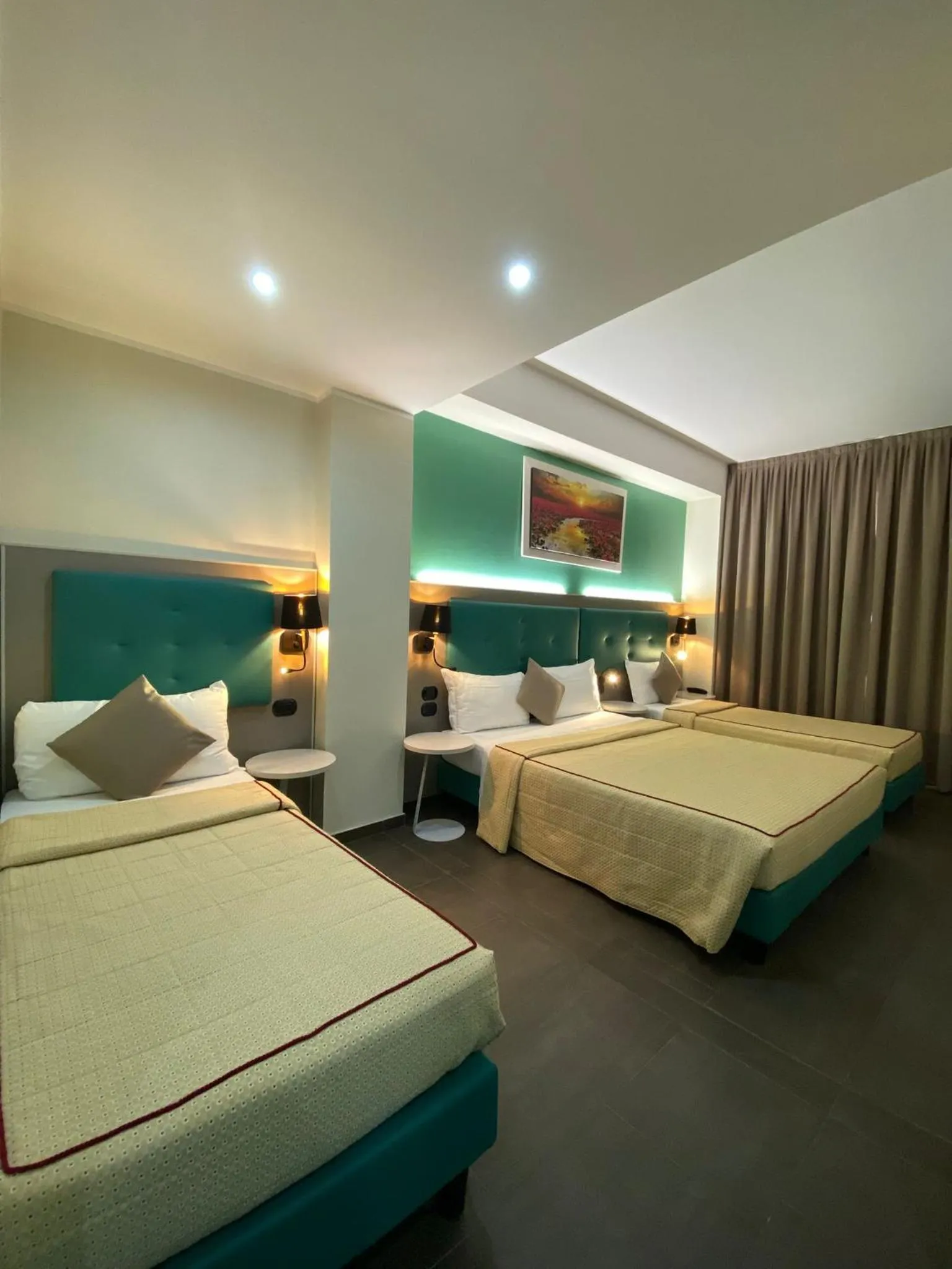 Photo of the whole room, Bed in Hotel Stradivari