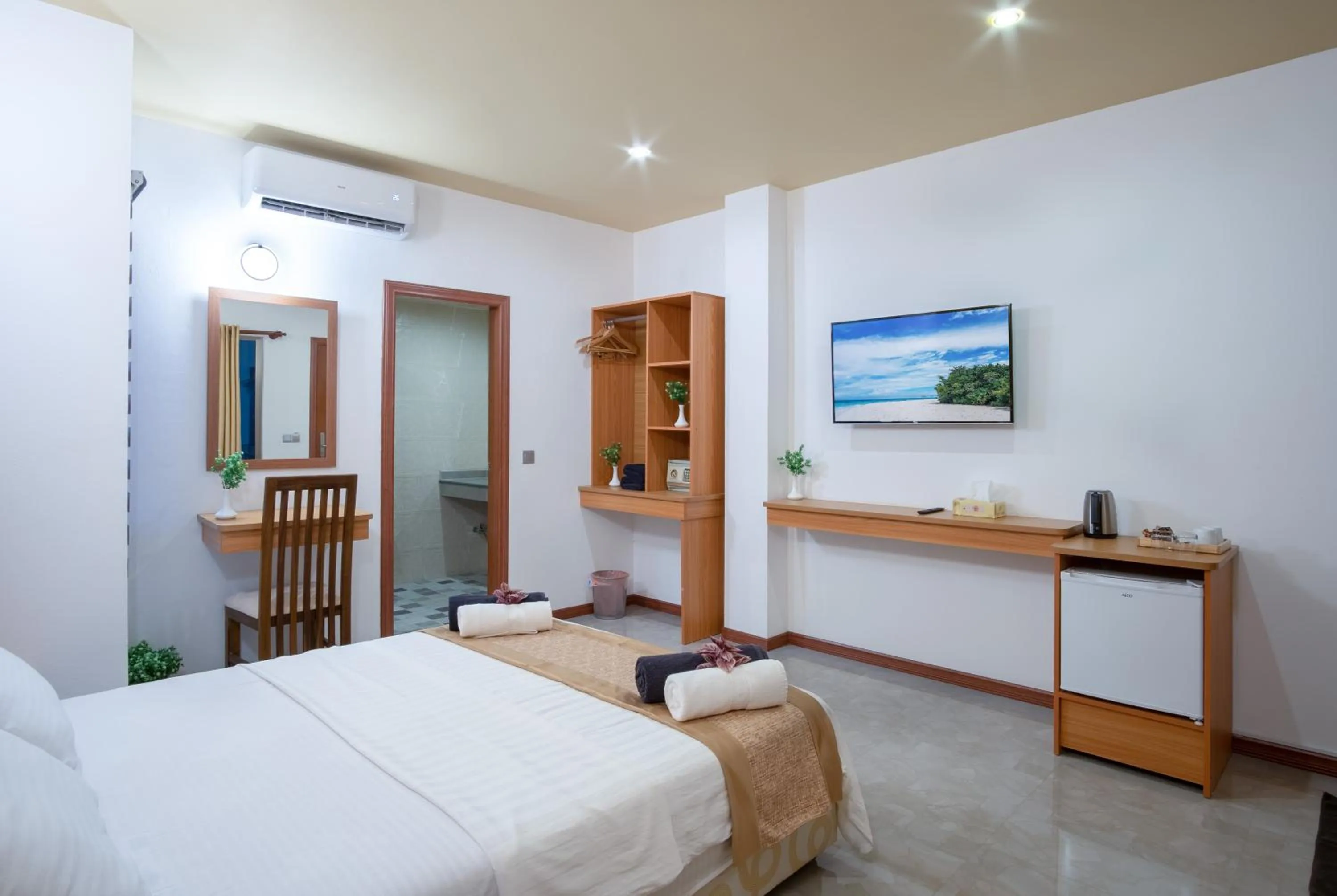 TV and multimedia, Bed in Nala Veli Beach & Spa