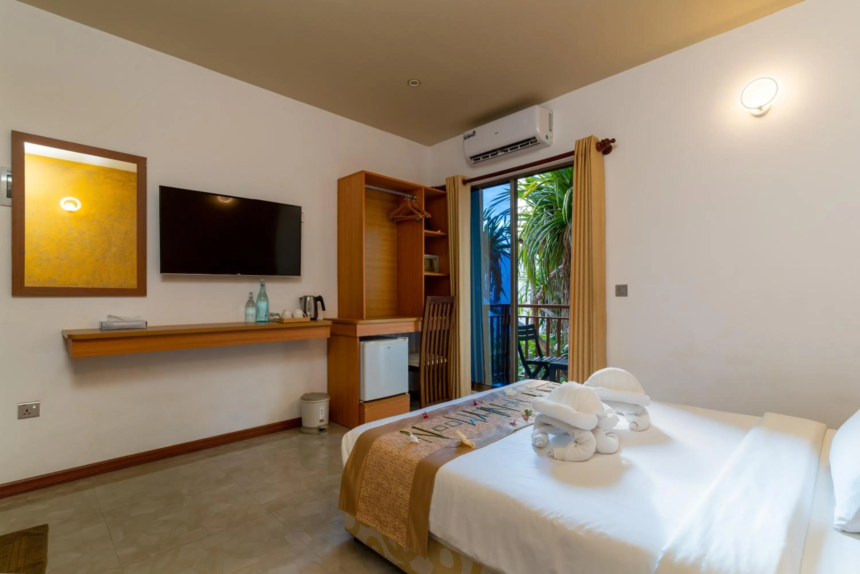 Bed in Nala Veli Beach & Spa
