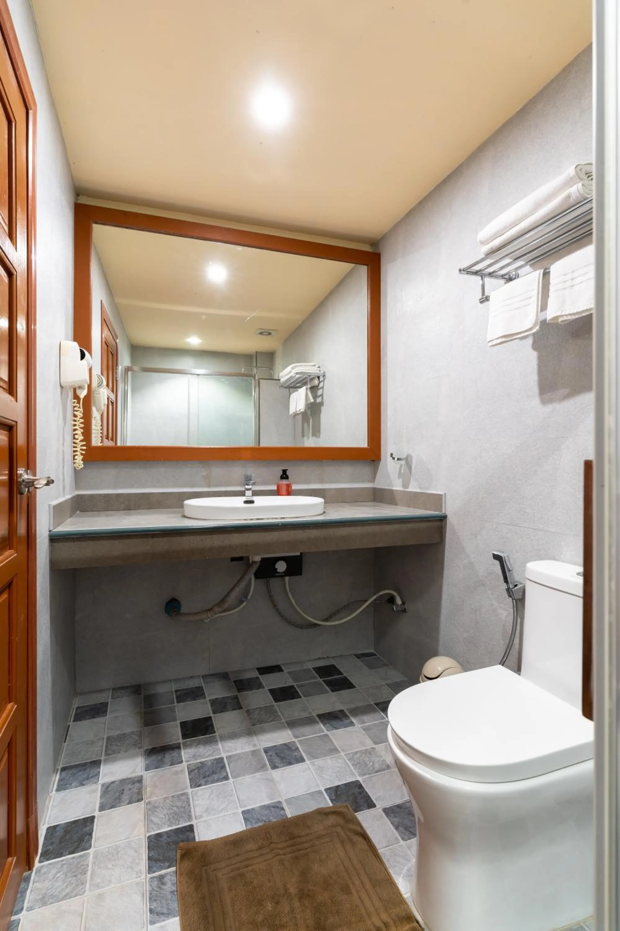 Toilet in Nala Veli Beach & Spa