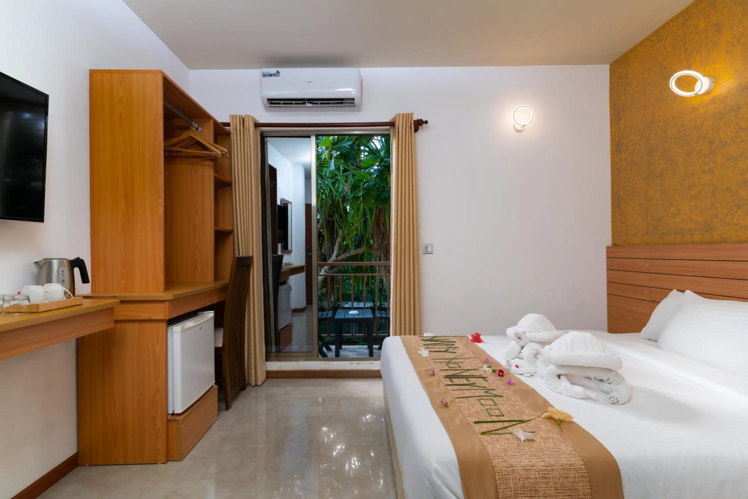 Bed in Nala Veli Beach & Spa