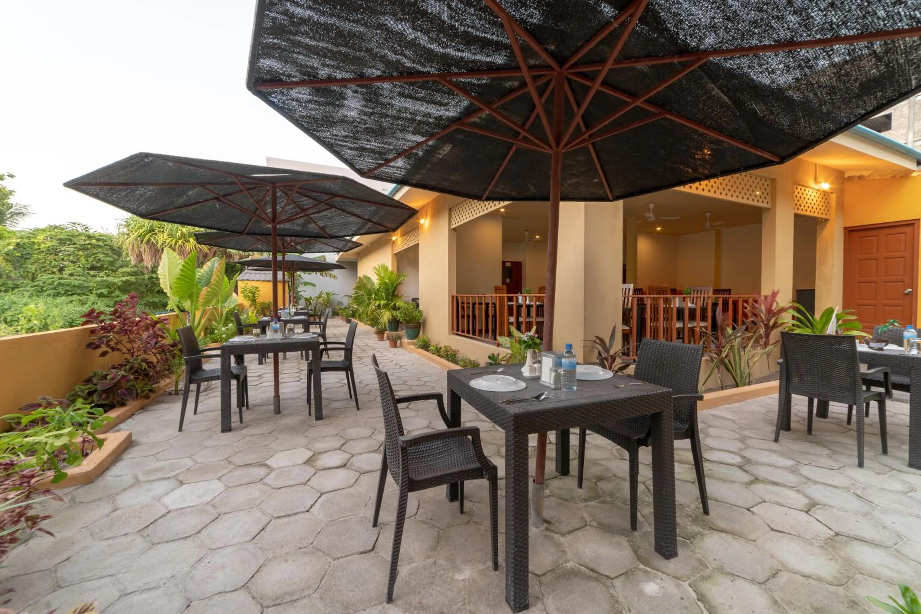 Restaurant/places to eat in Nala Veli Beach & Spa