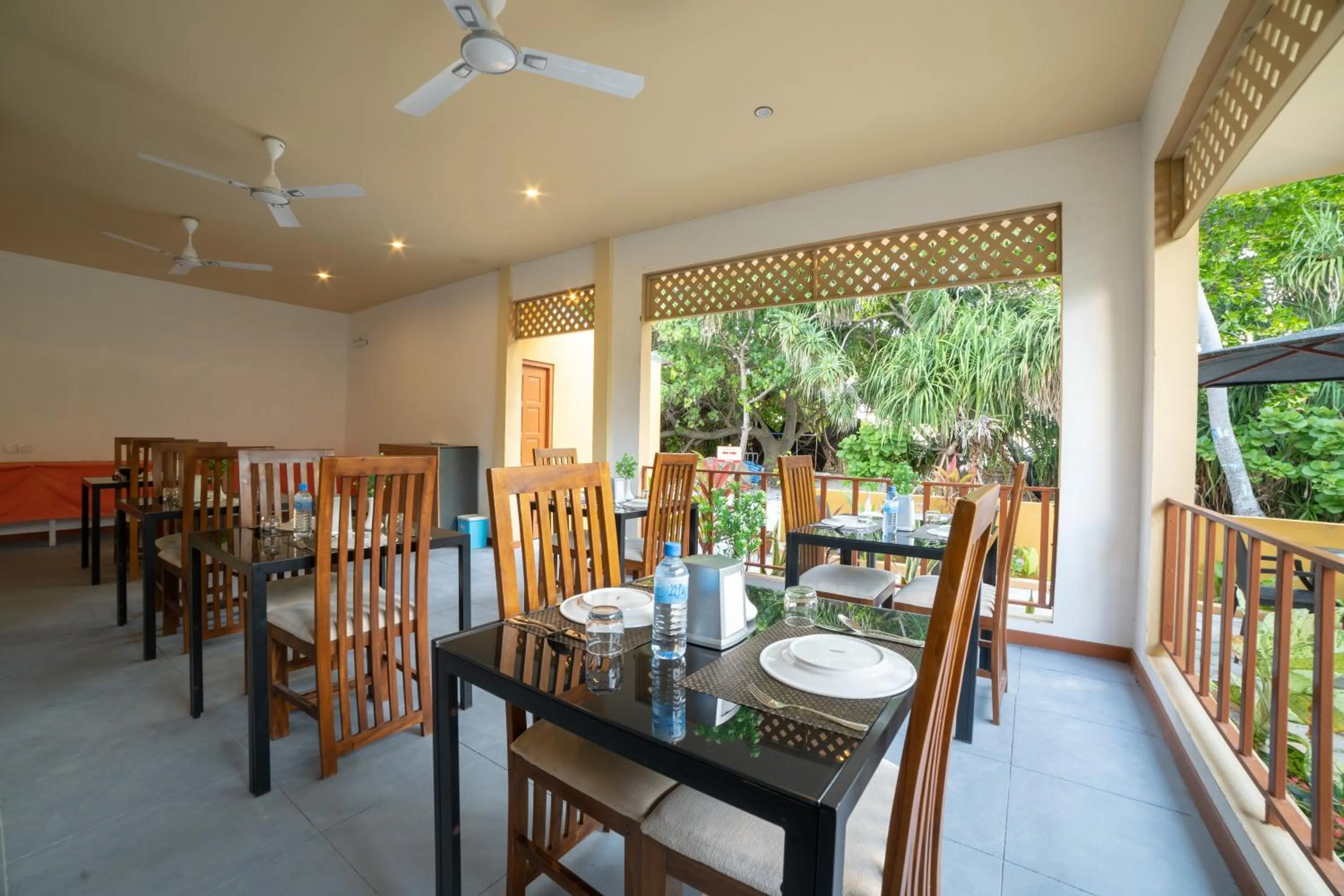 Restaurant/places to eat in Nala Veli Beach & Spa